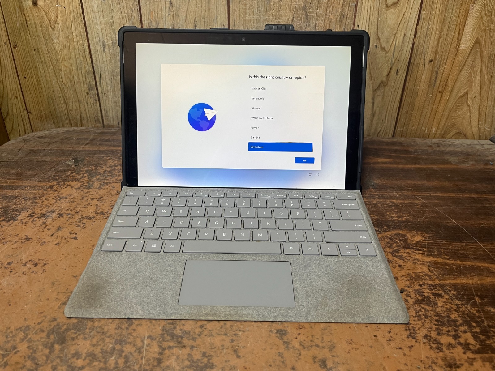 Microsoft Surface Pro 6 1796 CORE I7-8650 CPU 256GB 8GB RAM Windows 11 Pro