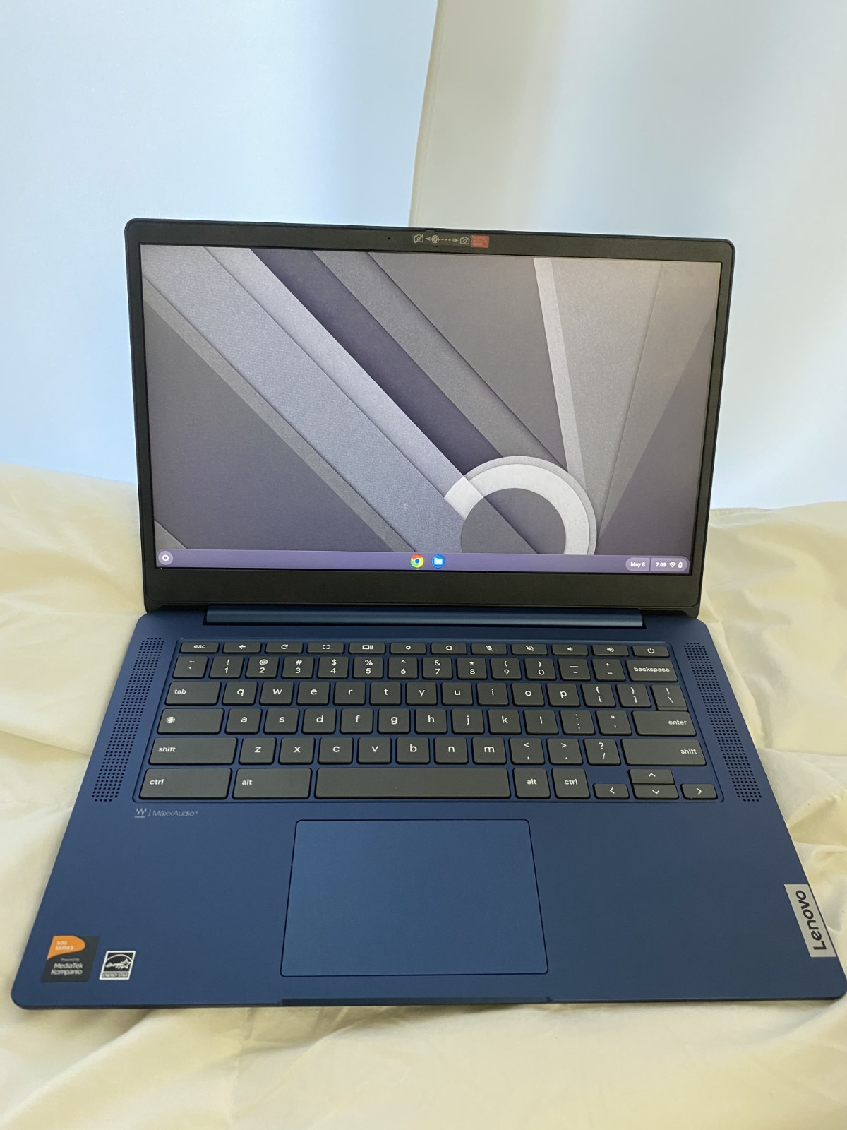 Lenovo IdeaPad Slim 3 Chromebook Laptop – 14″ Full HD Touchscreen Laptop