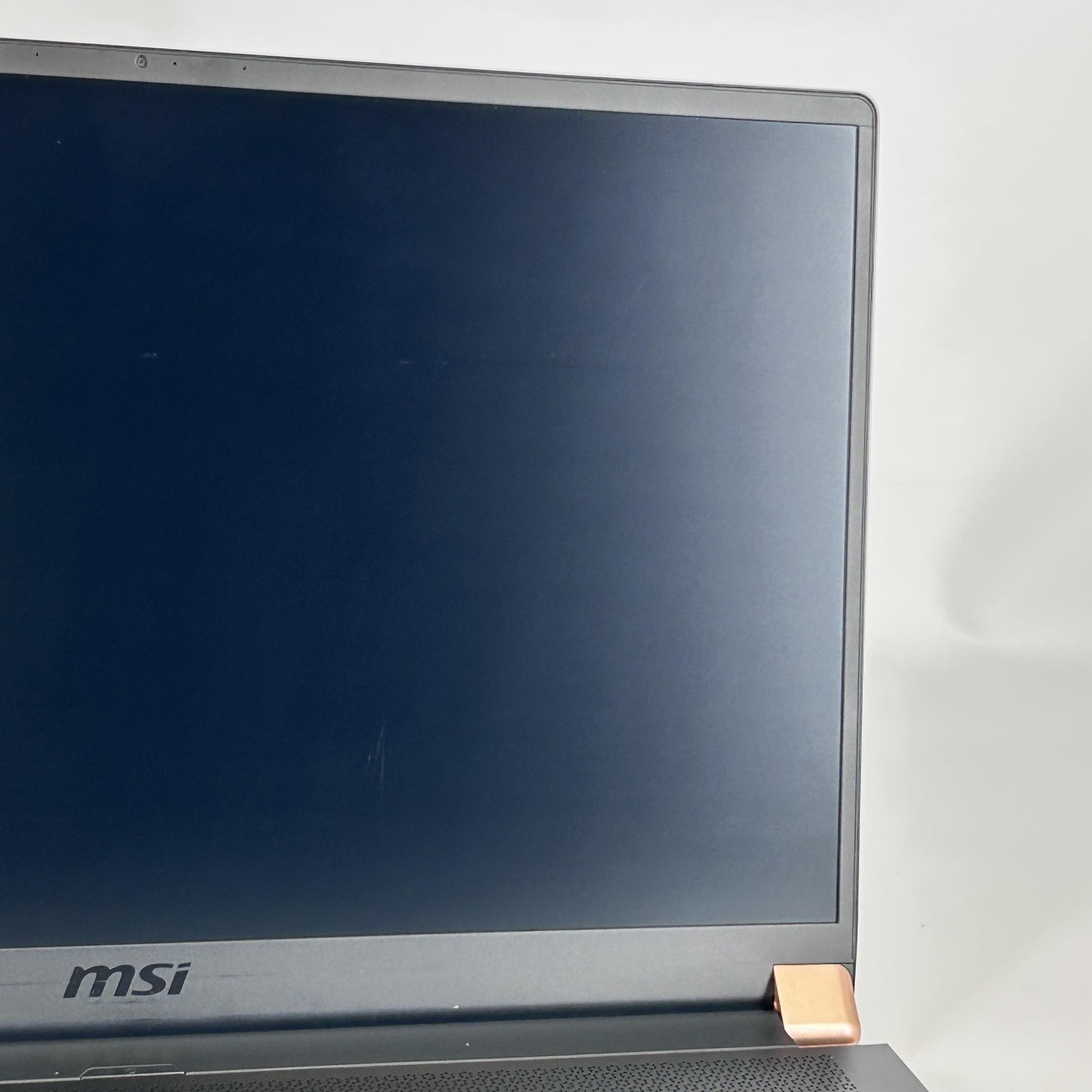 MSI Stealth GS75 17 FHD i7-9750H 2.60GHz 16GB 1TB SSD RTX 2070 Max-Q BENT FRAME