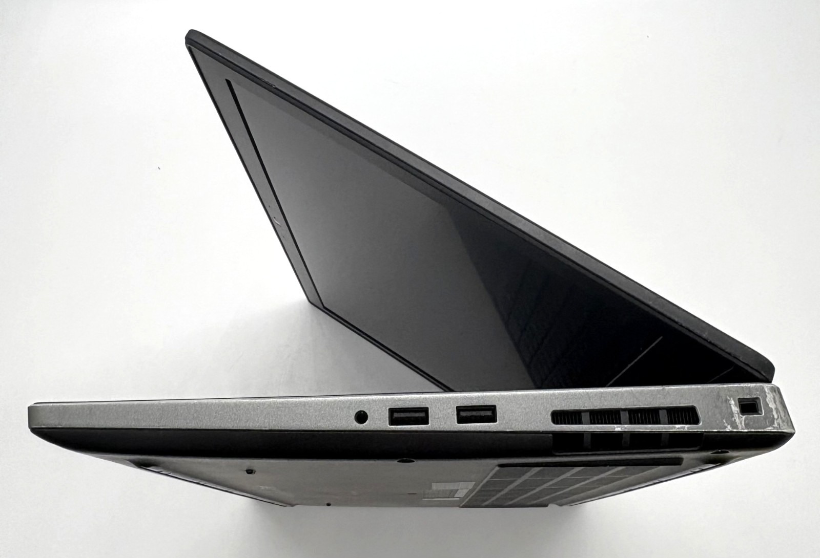 Dell Precision 7530 Laptop i7-8850H 32GB RAM 512GB NVMe SSD Radeon WX 4150 Win11