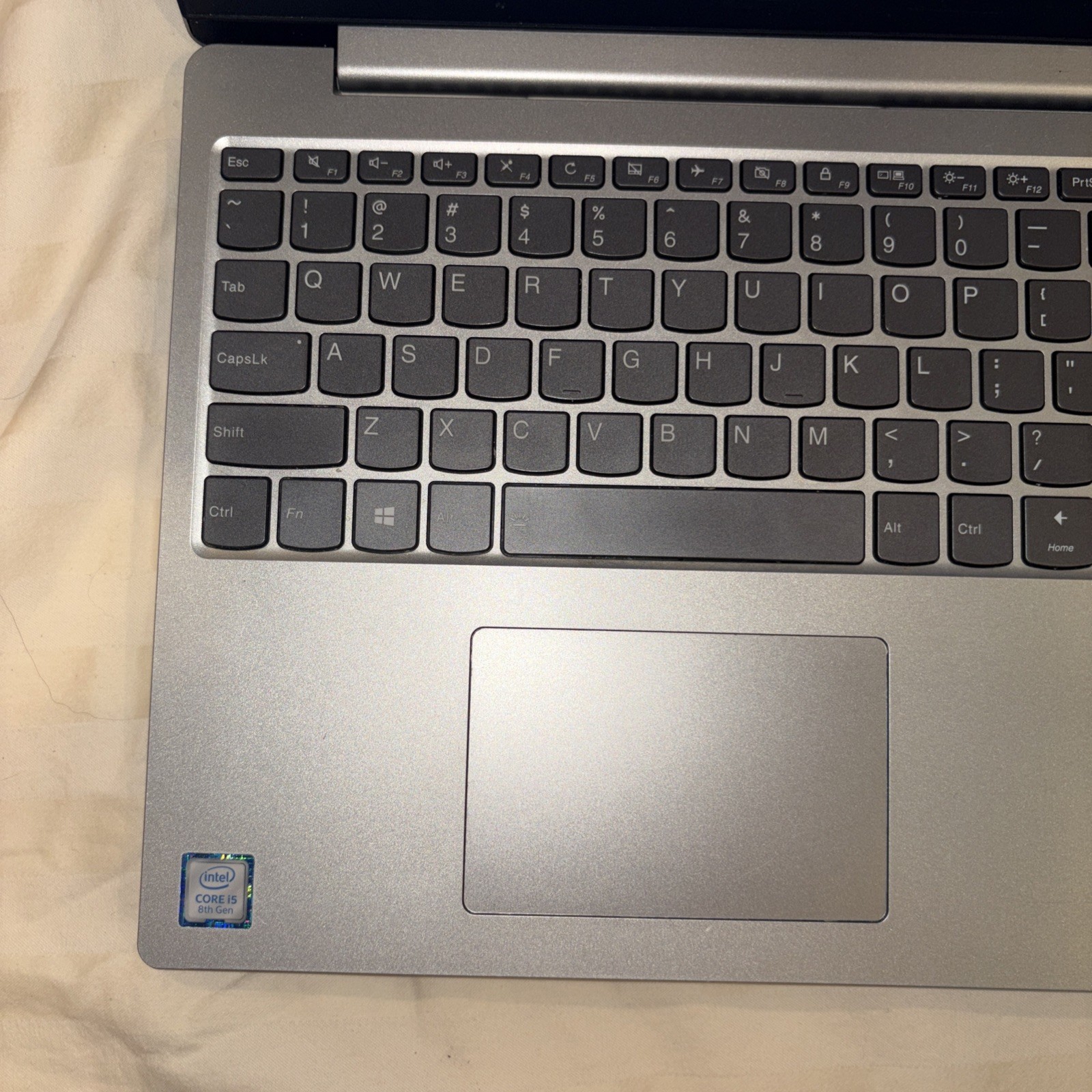 Lenovo Ideapad 330S 81F5 15.6″ FHD Intel i5-8250U 1.60GHz 8GB RAM 120GB HDD W11H