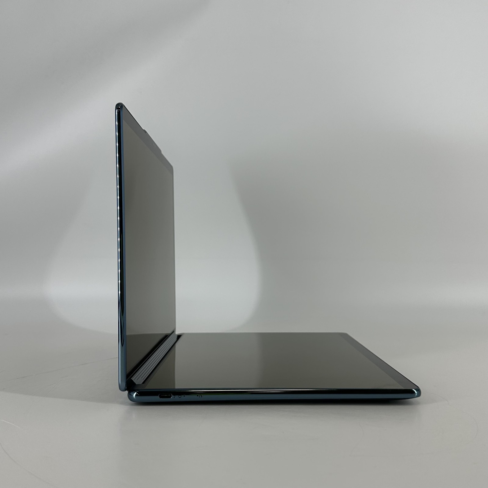 Lenovo Yoga Book 9i 13.3 QHD+ TOUCH 1.7 GHz Ultra 7 155U 32GB 512GB SSD Good