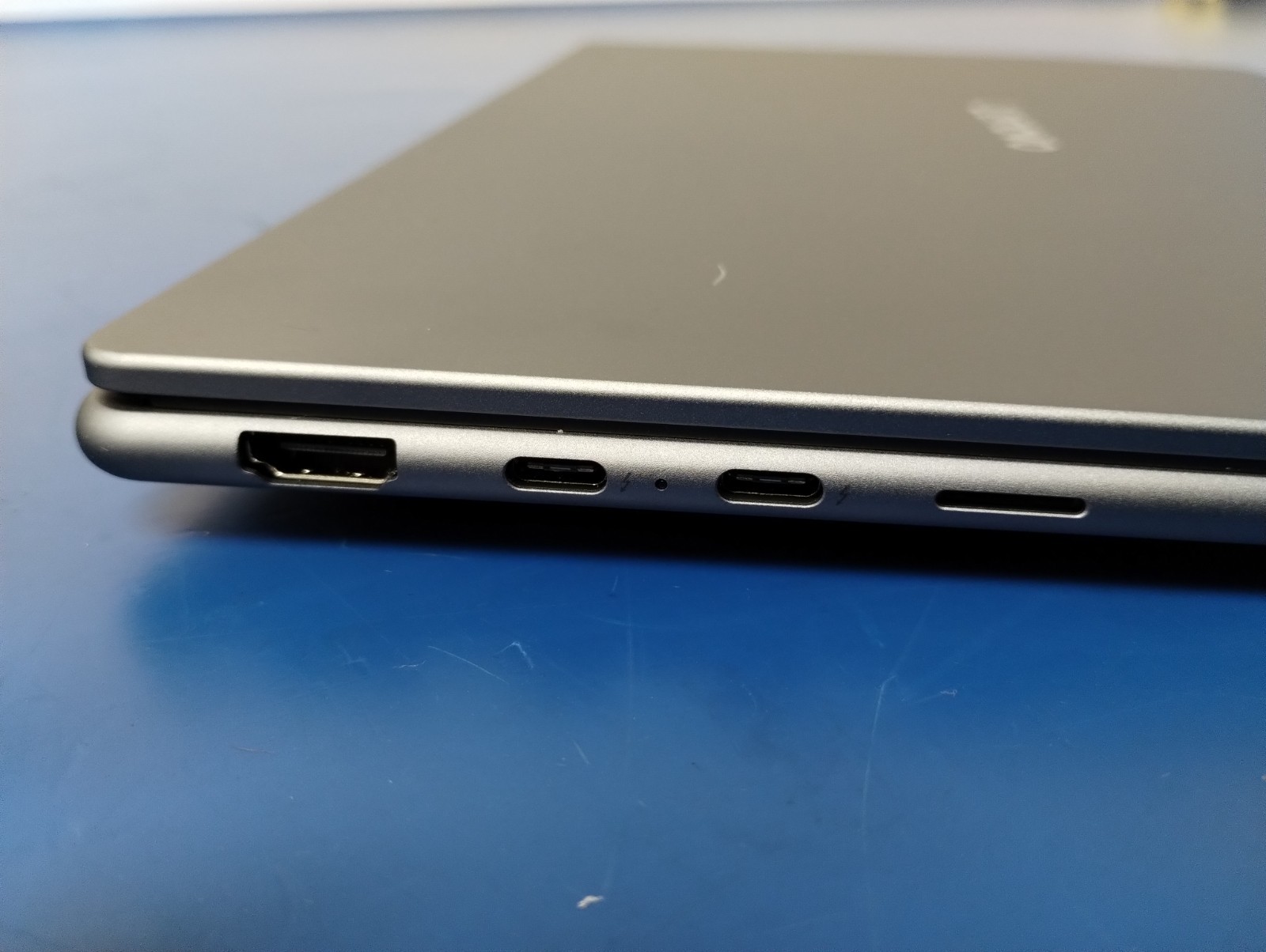 Lenovo Slim 7 14ILL10, Intel Core Ultra 7 258V, 2.20 GHz, 32 GB RAM, 1 TB NVMe