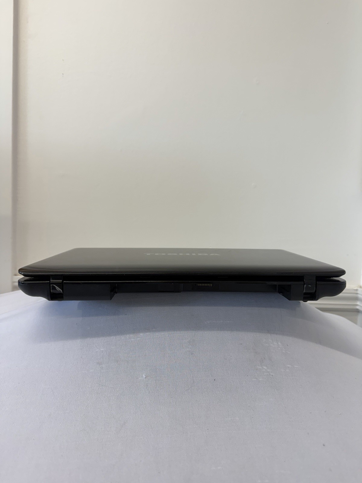 Toshiba Satellite L655-S5096 Laptop – Good Screen – Intel Pentium P6100-Read Des