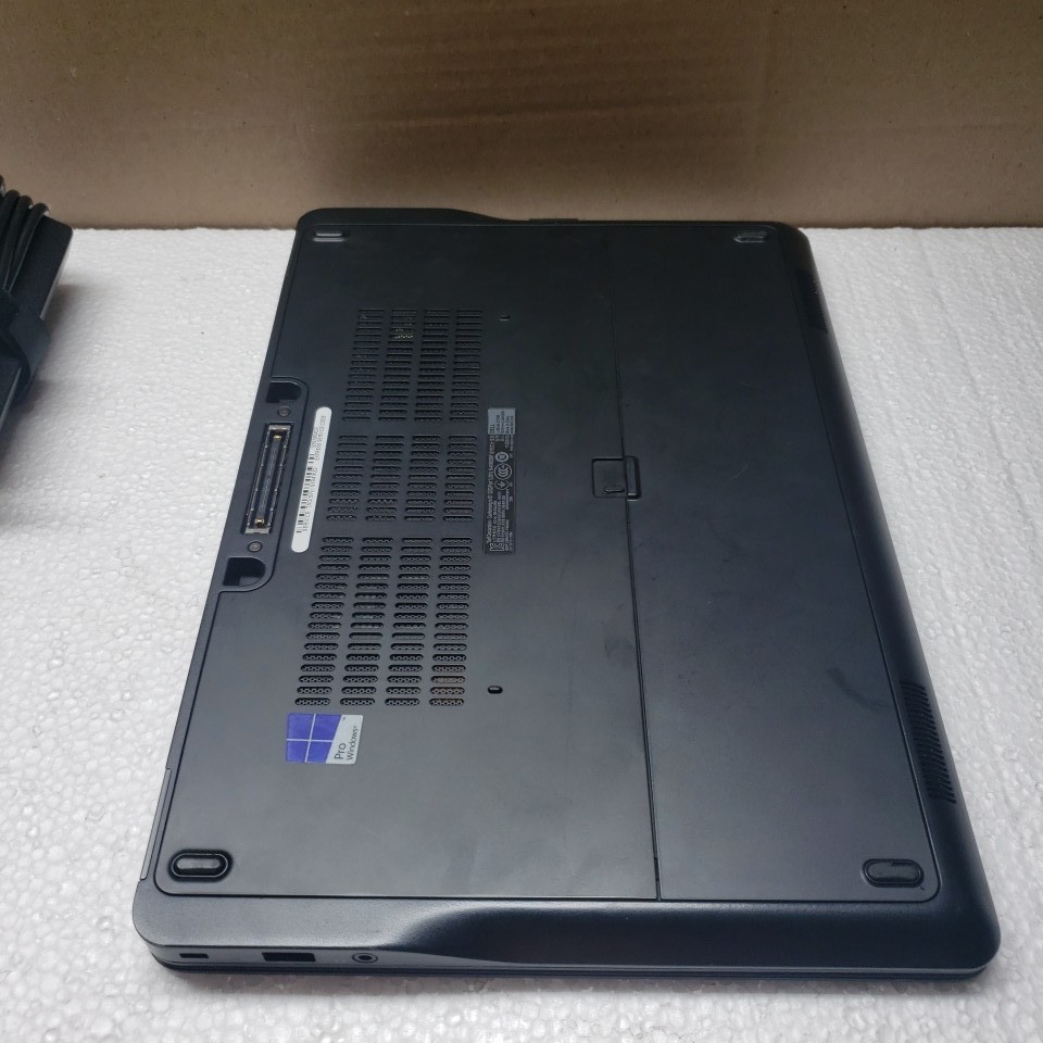 Dell Latitude E7450 14″ i5-5300U 2.3GHz 8GB RAM 1TBHDD