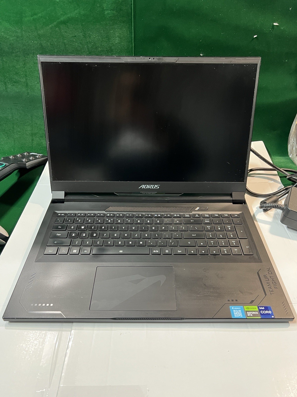 Gigabyte Aorus 17X 17.3″ i9 13980HX RTX 4080 12GB ,Ram 16Gb ,1tb Gaming Laptop