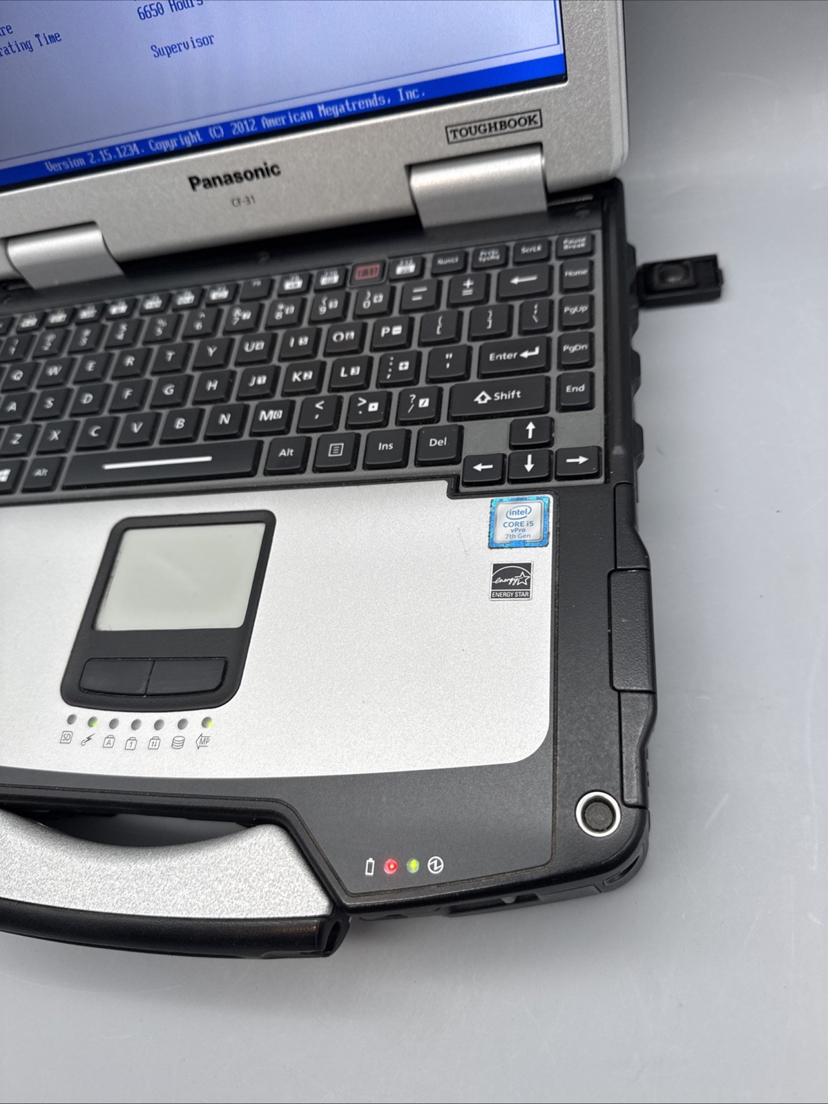 Panasonic Toughbook CF-31 Touchscreen i5-7300U 16GB DDR4 DVDRW No HD/OS/AC