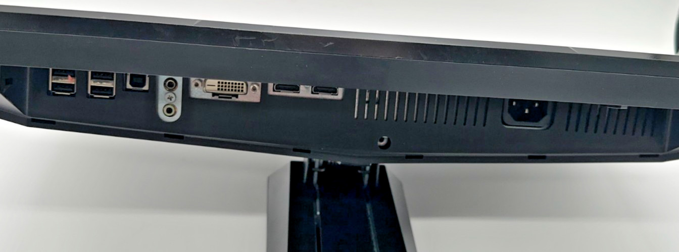 Dell Alienware 21” Monitor Plano Panel – Gaming 50/60hz AW2210T Black/Fair