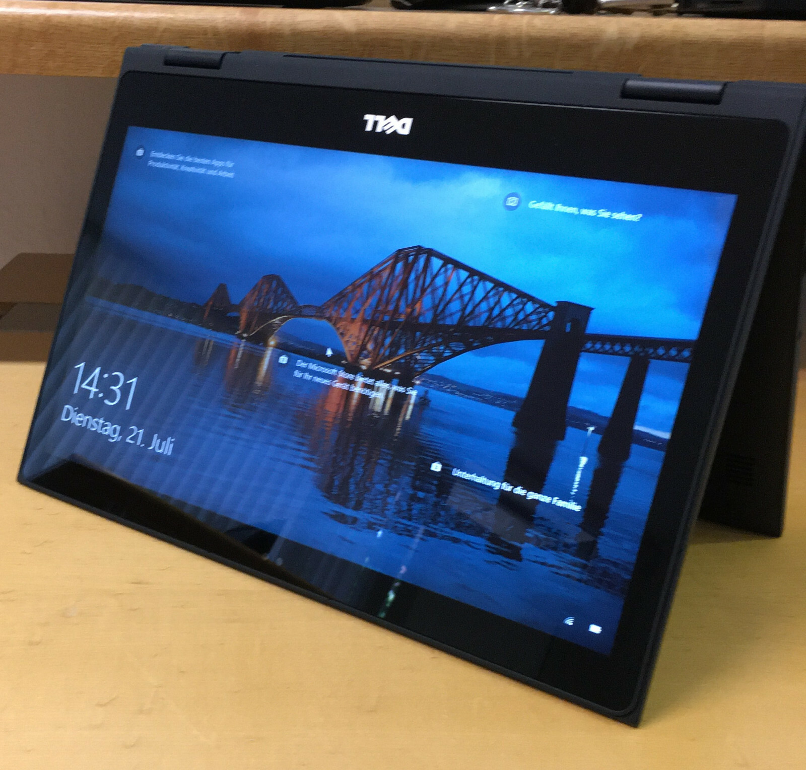 2-in-1 Dell Latitude 3390 2.3GHz 8GB 256SSD 13.3FHD Touch DE-Backlit