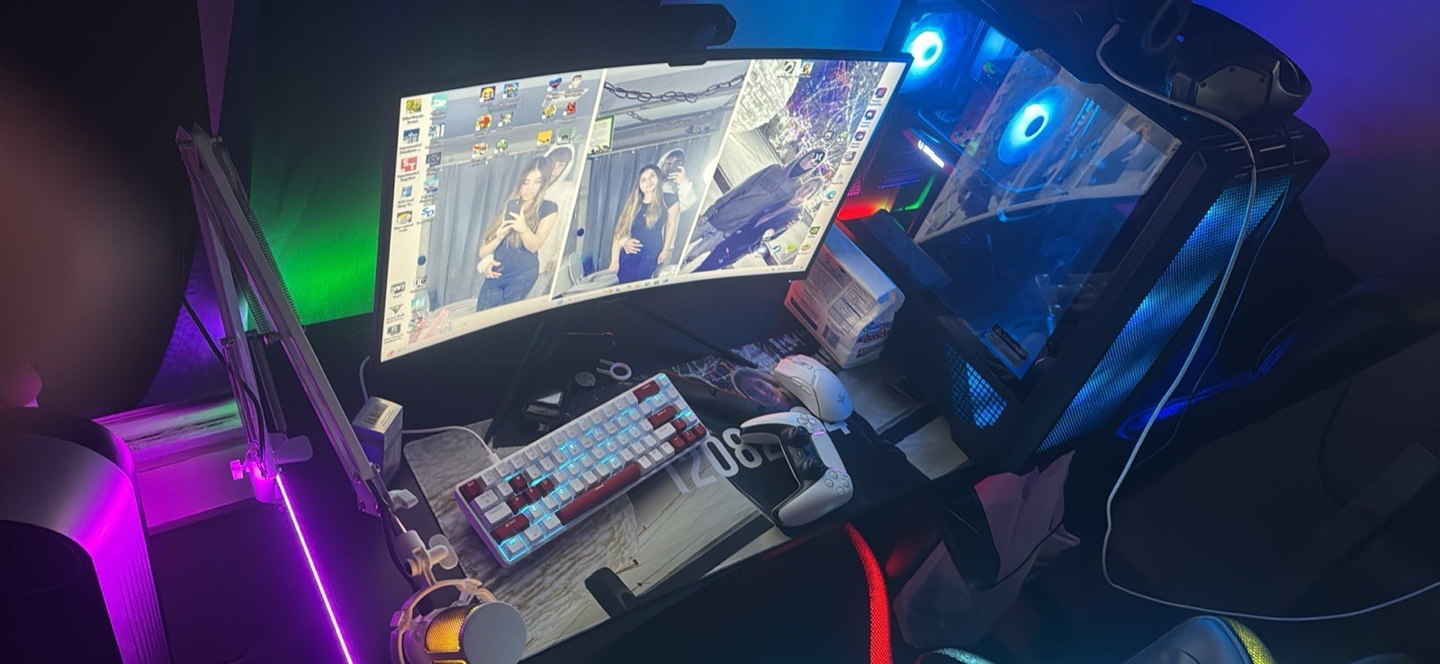 GAMING PC SETUP PC AND MONITOR