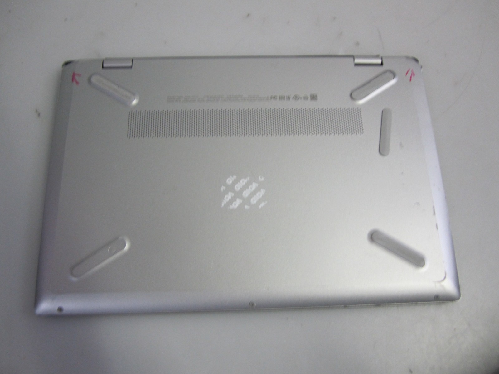 HP Pavilion 13-an0010nr i5-8265U 8GB 1.60GHZ 256GB M2SSD NO OS + AC LAPTOP READ~