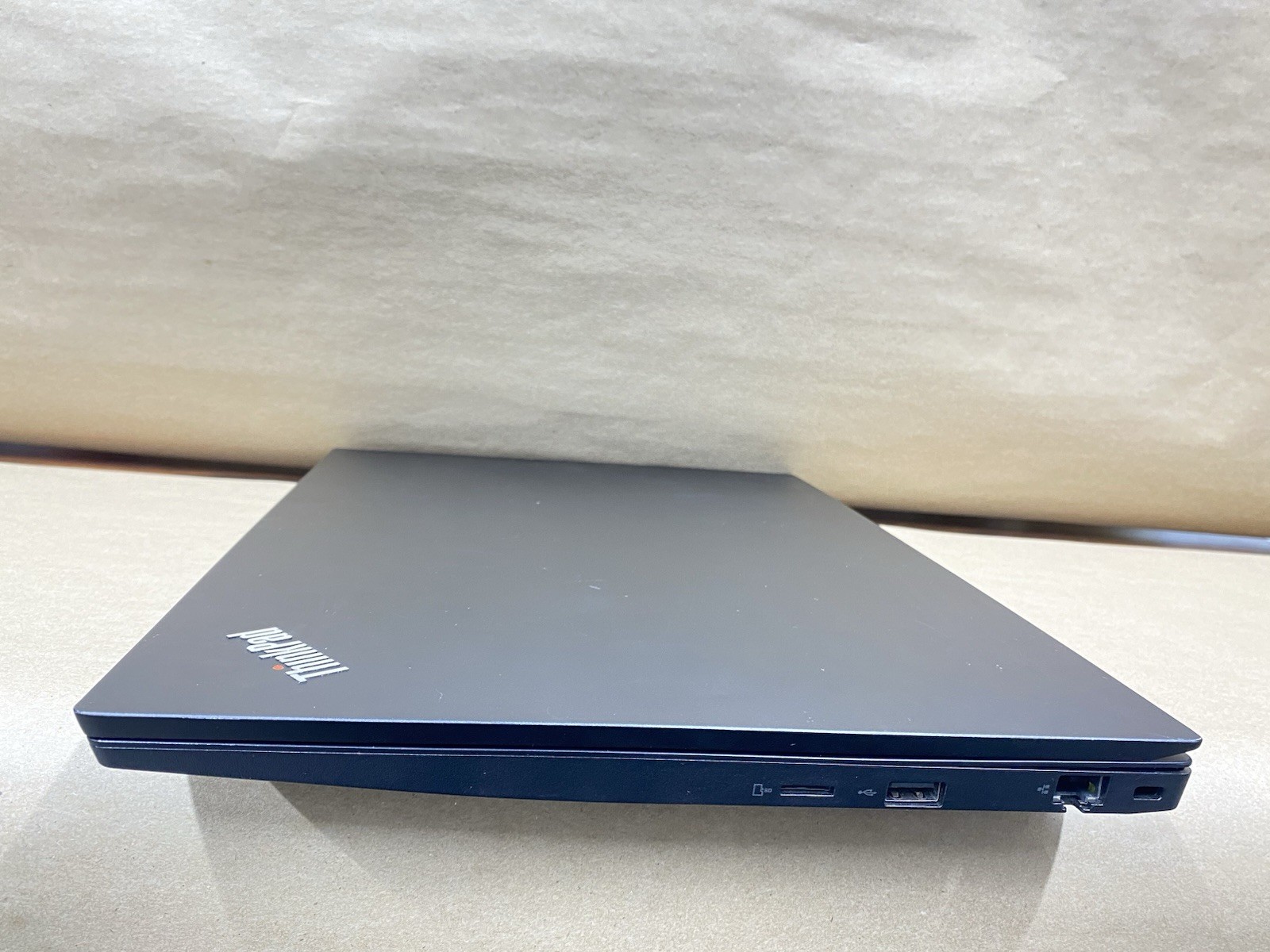 Lenovo E585 – 15.5′ FHD- AMD Ryzen 5 2500U – 4GB – 256GB – Win 10 NO Battery