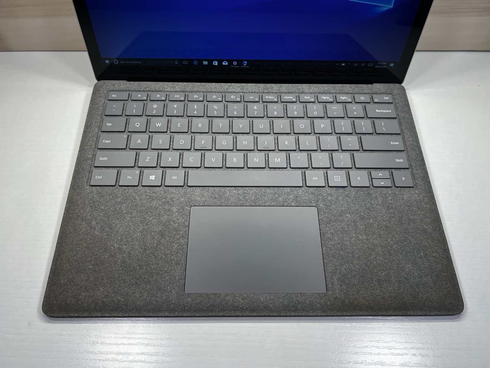 Microsoft Surface Laptop 13.5” (512 GB, Intel Core i7 7th Gen., 16 GB) -…