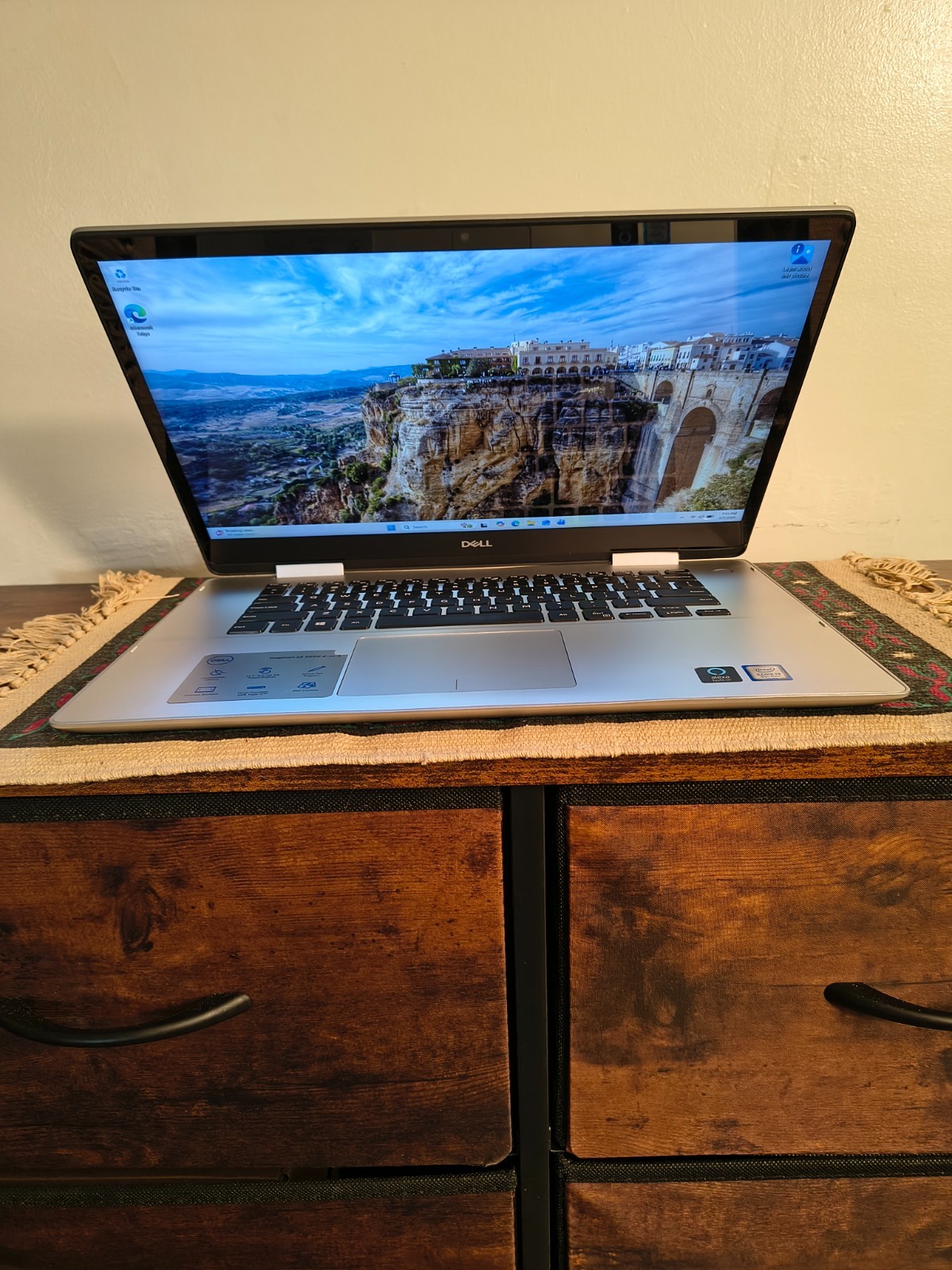 Dell Inspiron 15-5582 2in1 Core i3-8145u@2.1Ghz 12gb 256GB NVMe+1TB HDD Win11Hm