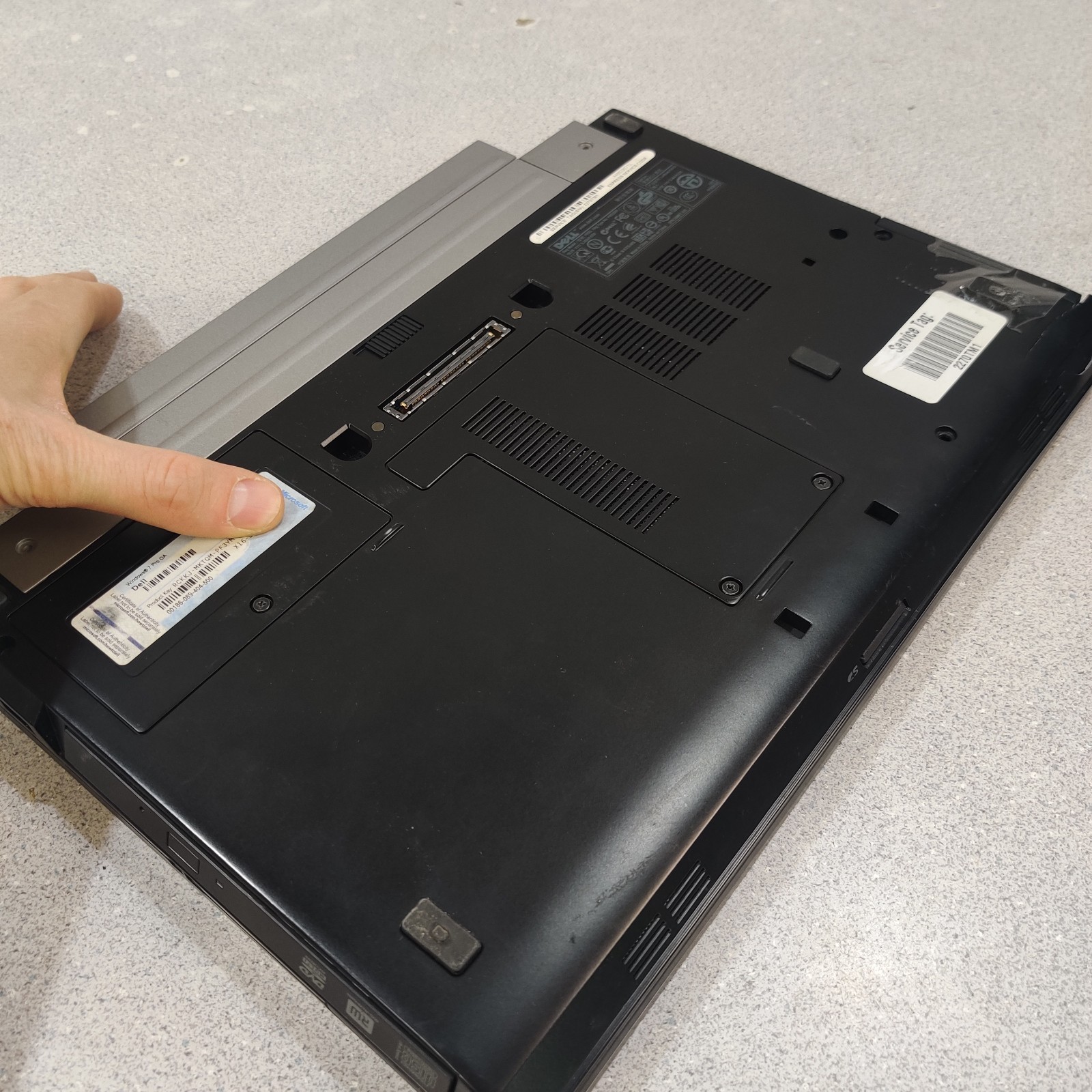 Dell Latitude E4310 Intel i5-M520 2.4GHz 4 GB NO HDD/OS/AC ADAPTER/BATTERY *Read