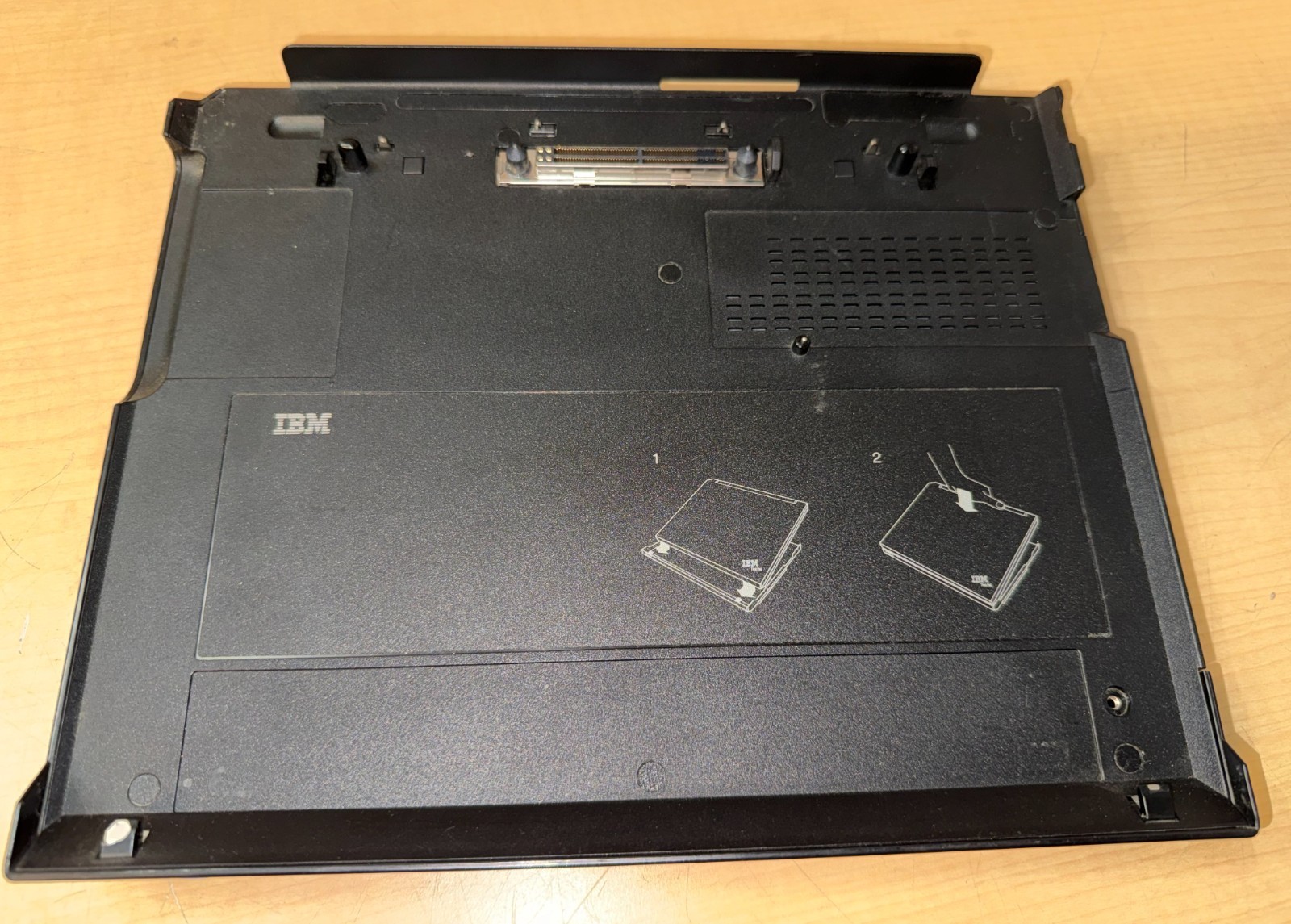 IBM ThinkPad T30 Type 2672 Laptop with Docking Station and Power Adapter KL