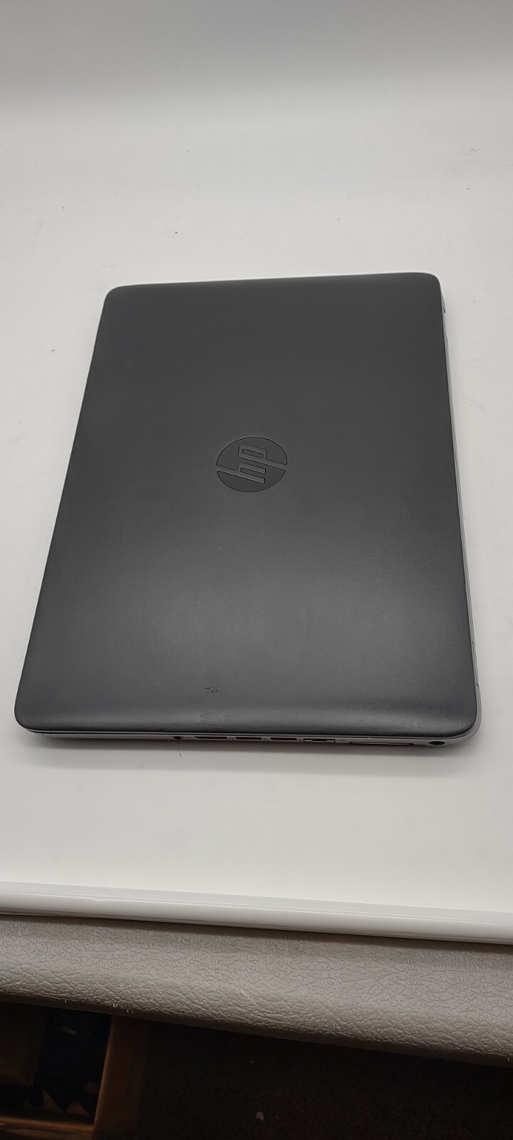 EliteBook 745 G2. 10 Computer Cores(4 cpu,6gpu)8GB.120GB SSD.14″.W11.No charger