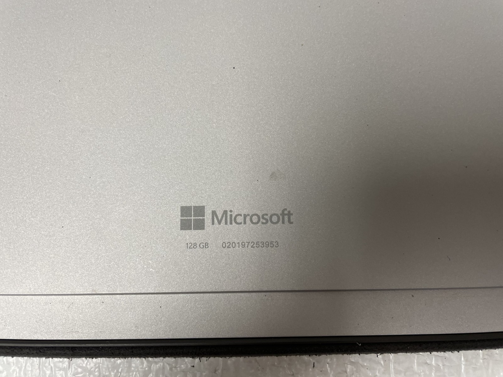 Microsoft Surface Pro 4 Intel Core i5-6300U 4GB RAM 128GB SSD Windows10Pro