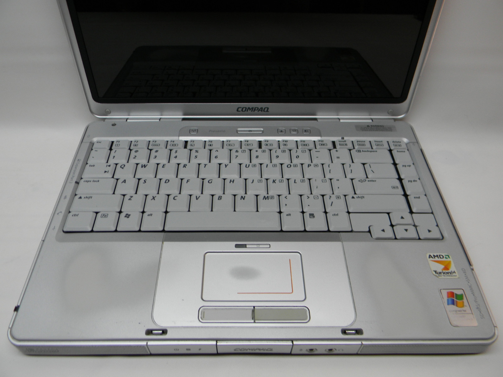 Compaq Presario v2000 Laptop DOES NOT BOOT exc 14.1″ glossy widescreen #00263