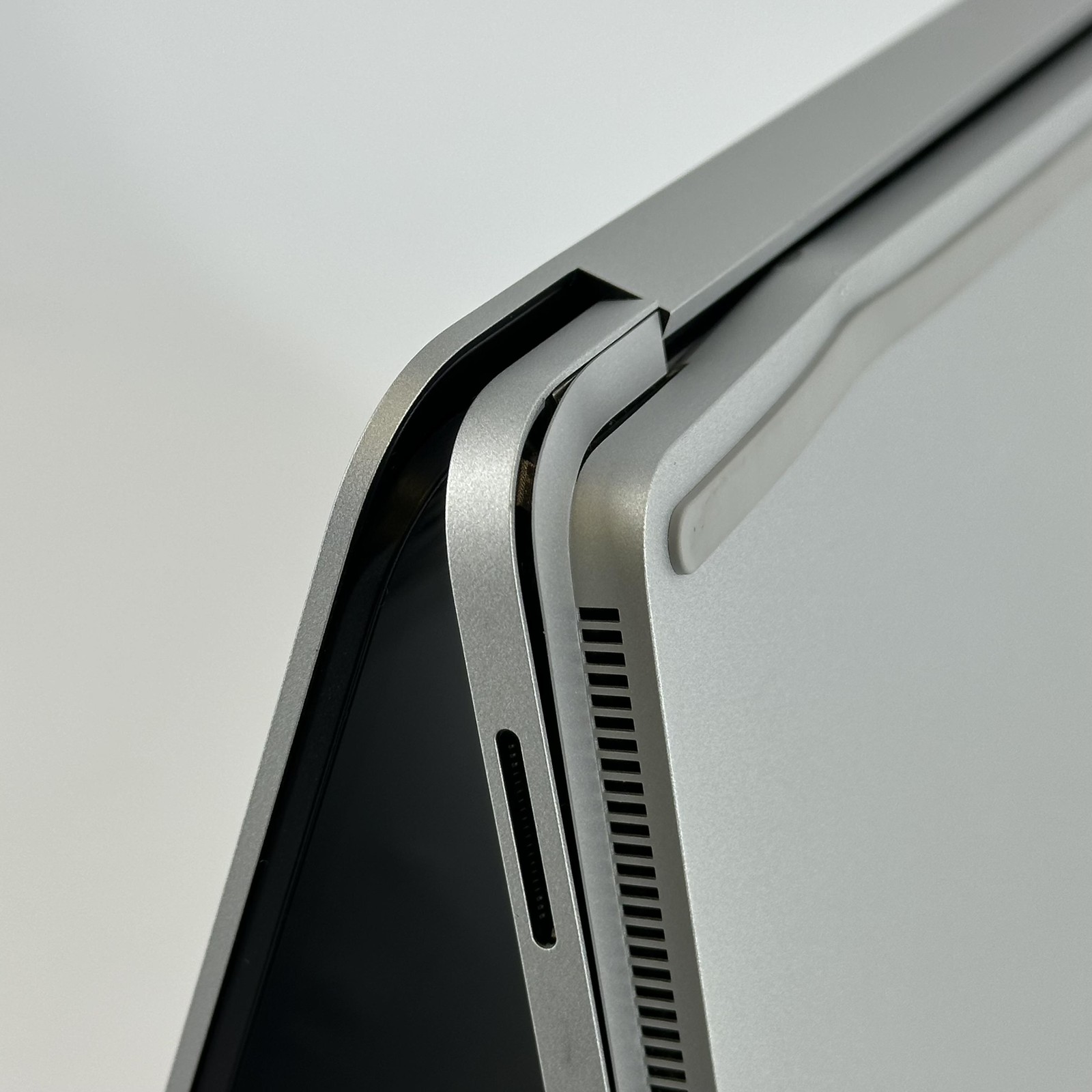 Microsoft Surface Laptop Studio 14 2K TOUCH i5-11300H 16GB 256GB SSD Bent Frame