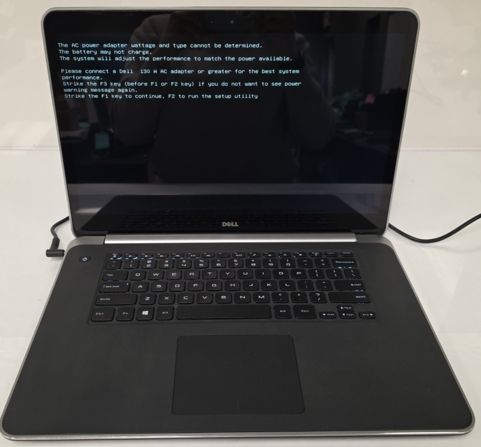 Dell XPS 15 9530| Intel Core i5-4200H|8GB RAM|500GB HDD| Bad Battery| WIN 10 PRO