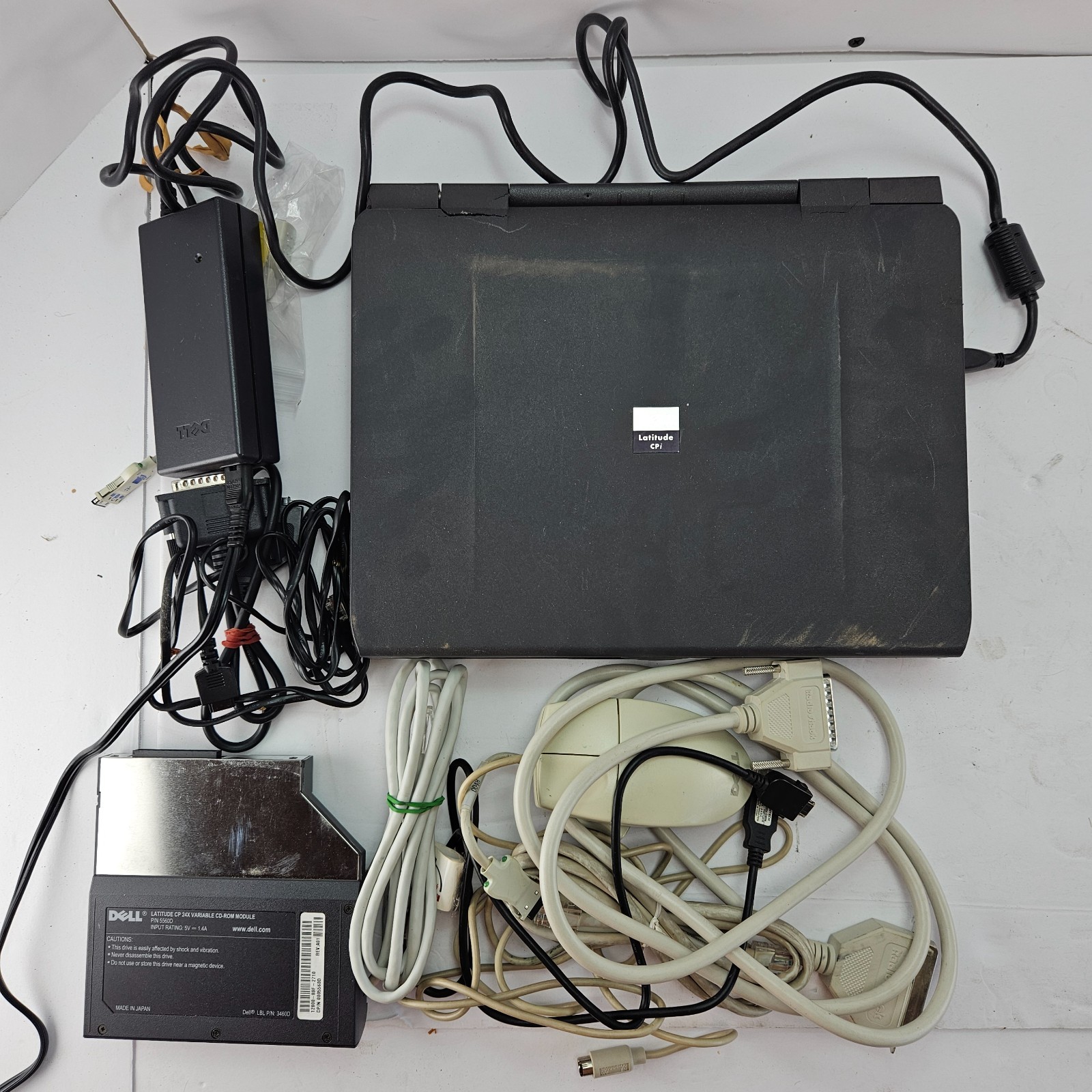 Vintage Dell Latitude CPi D266XT Pentium II 266 Laptop + Case + AC Adapter
