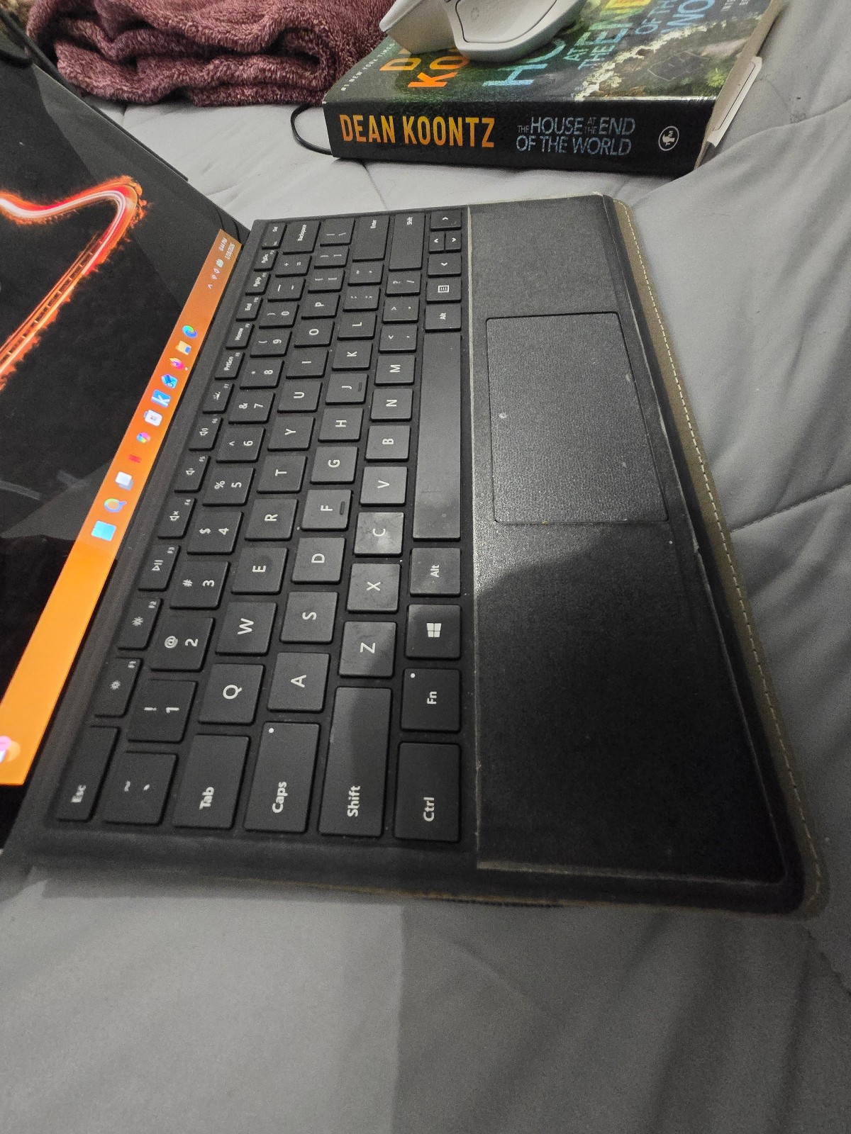 Microsoft Surface Pro 7 plus Core i5 8GB 128GB Features Type Cover and Pen