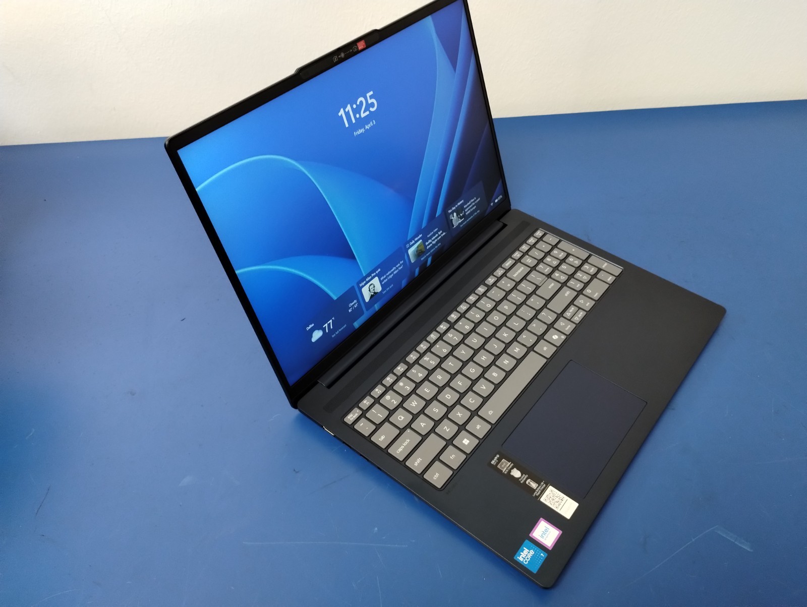 LENOVO SLIM 7 14ILL10, Intel Core Ultra 7 258V, 2.20 GHz, 32 GB RAM, 1 TB NVMe