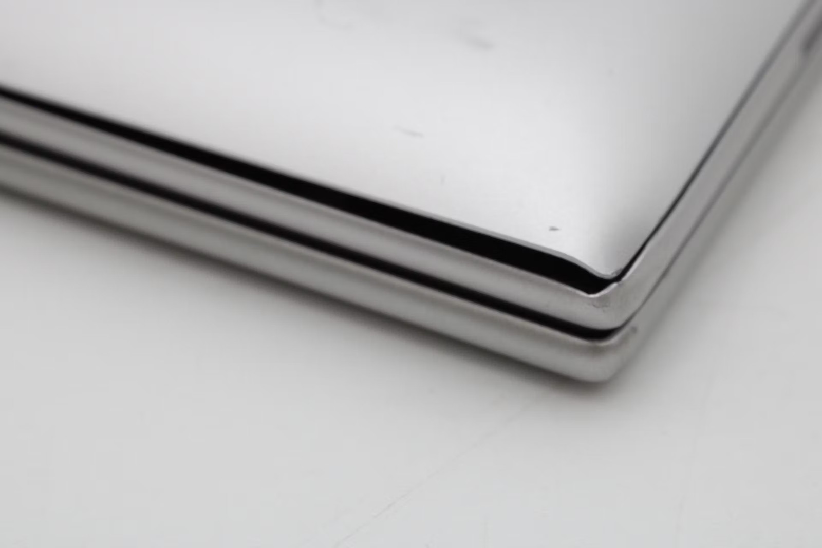 HP EliteBook 860 G10 16″ i5-1345U, 256GB NVMe, 16GB RAM