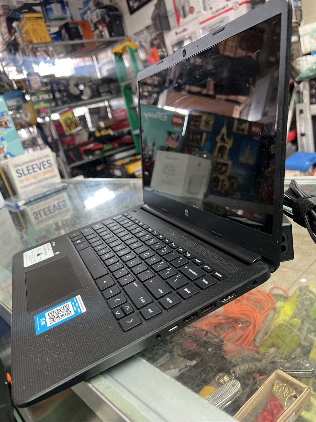 HP 14-fq0050nr 14″ (64GB, AMD 3020E, 2.60 GHz, 4GB) Laptop Touchscreen – Black