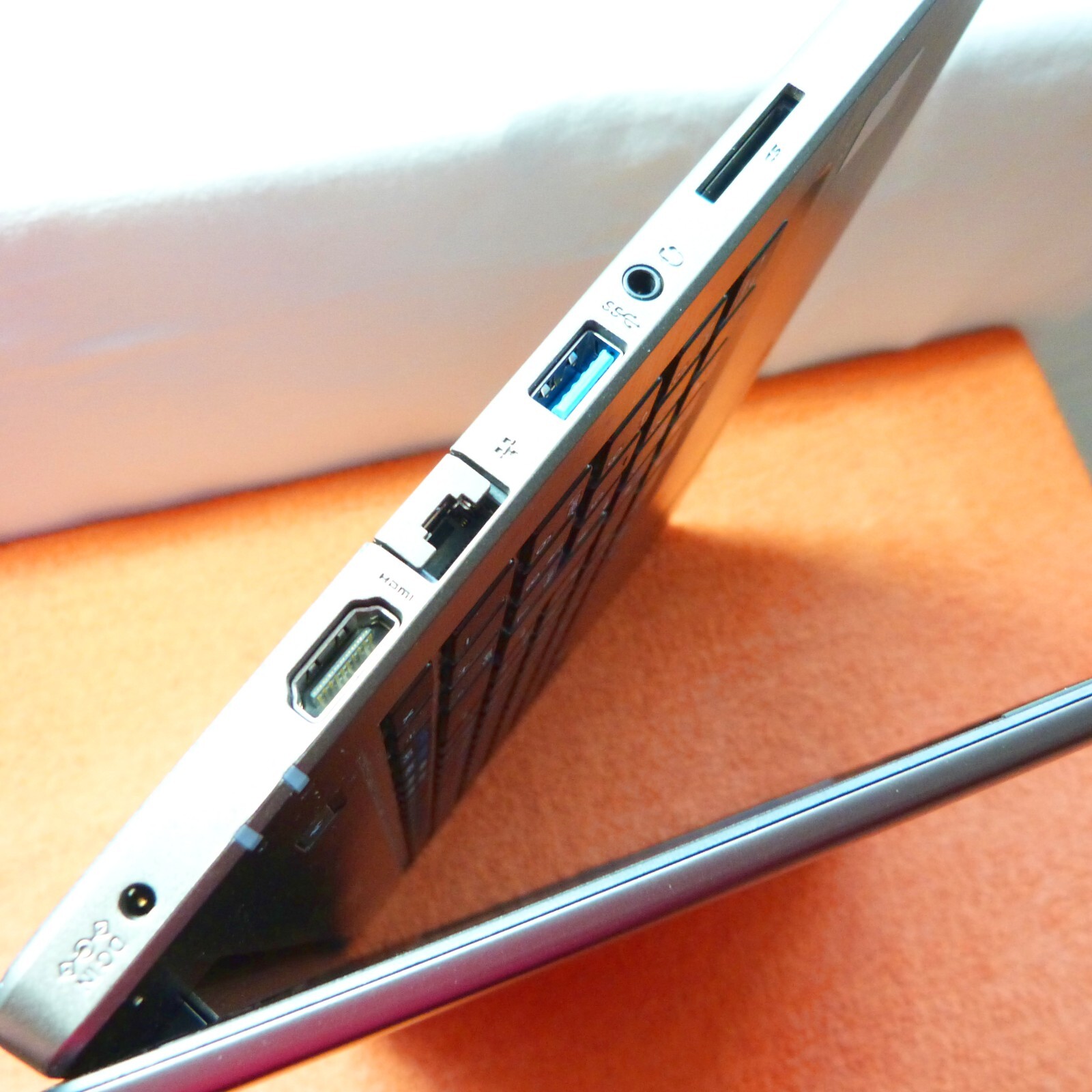 Medion S6417 METAL l 15″ FULLHD Ultrabook DOLBY l 1TB Windows 10 l 8GB RAM
