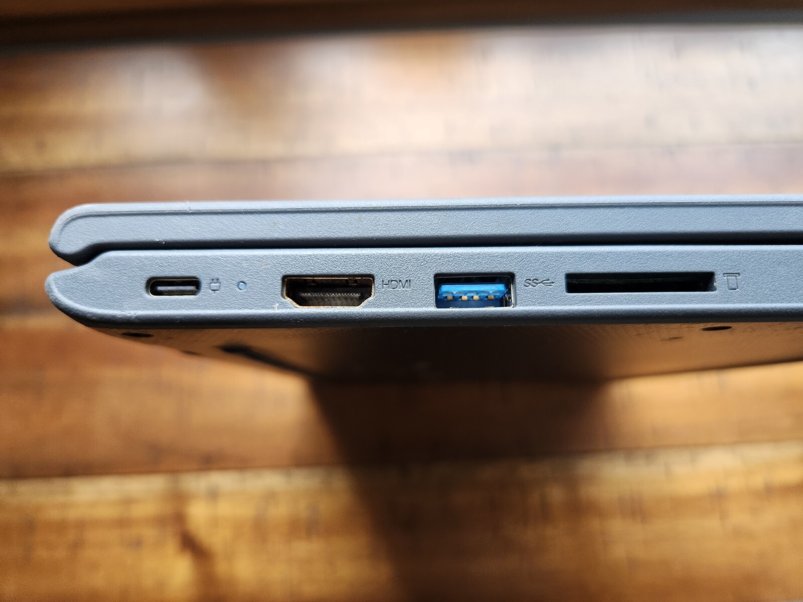 Lenovo 300e Chromebook 2nd Gen 2-in-1 Touch (MTK 8173C CPU – 4GB RAM – 32GB SSD)