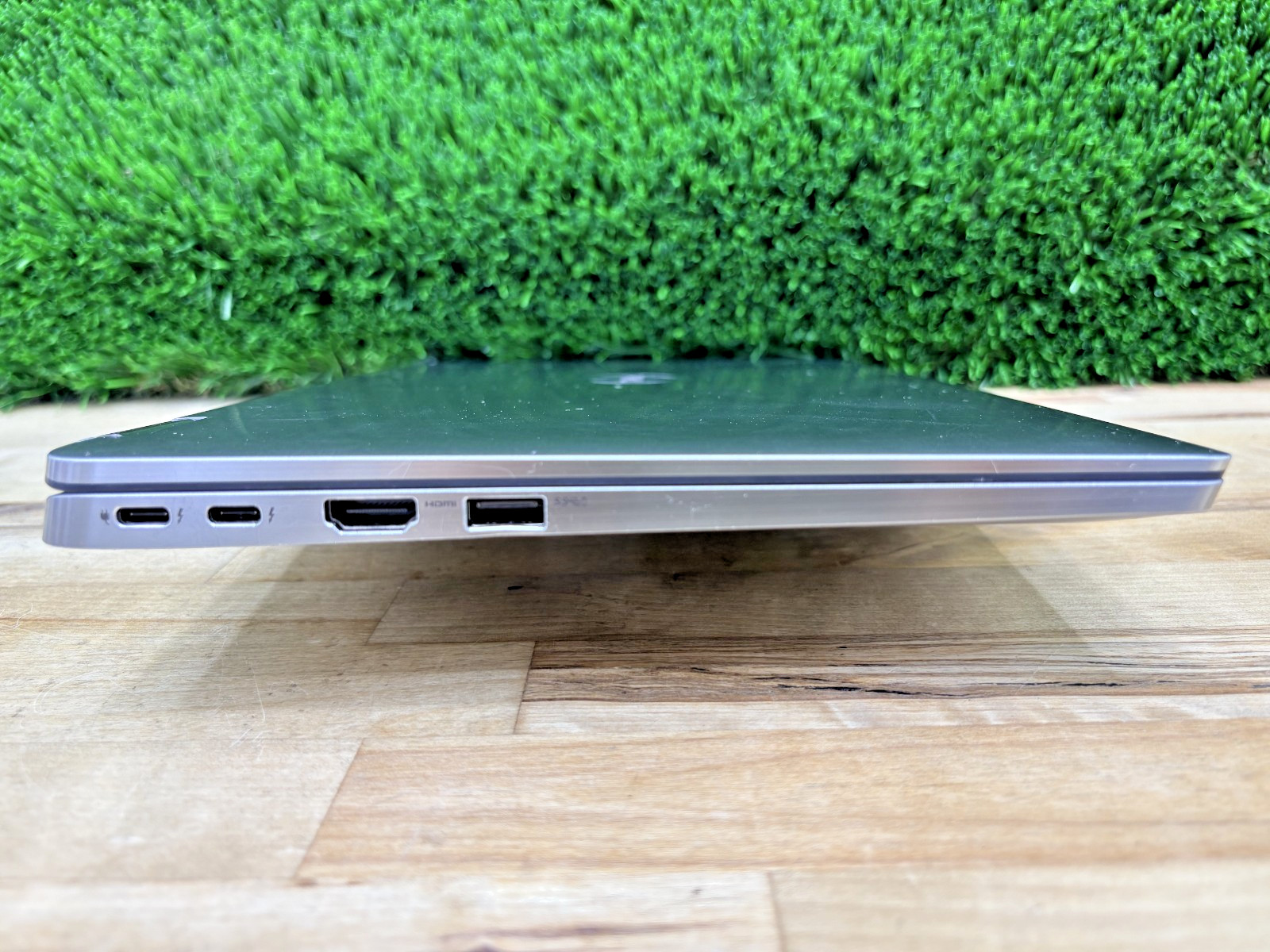 Dell Latitude 7400 2-in-1 Intel i5-8th Gen 1.60GHz 8GB RAM 256GB SSD Win 11 Pro*