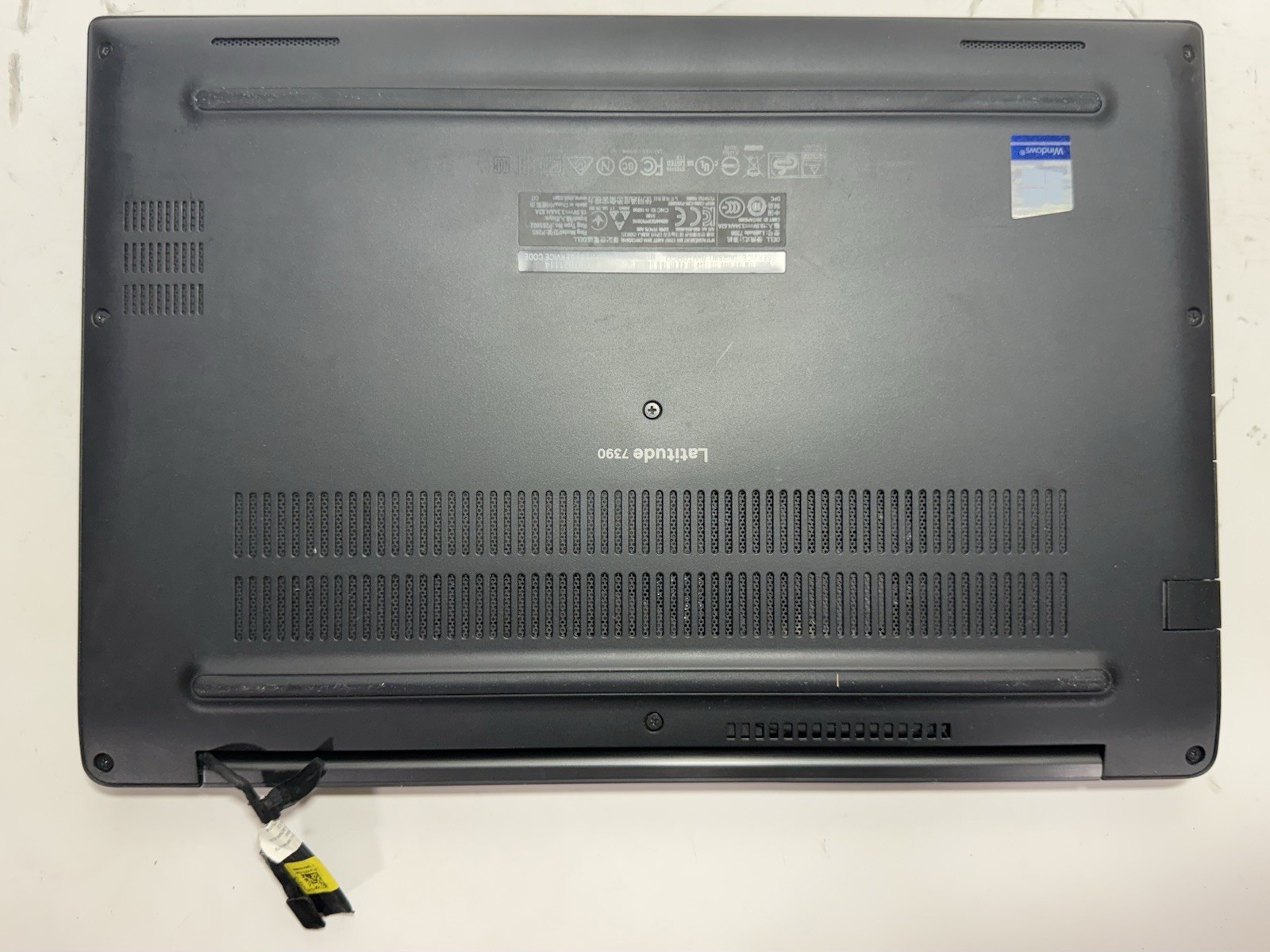 Dell Latitude 7390 14″ i7-8650U@1.9GHz 8GB RAM (NO SSD/AC/BATT) *READ* #0035