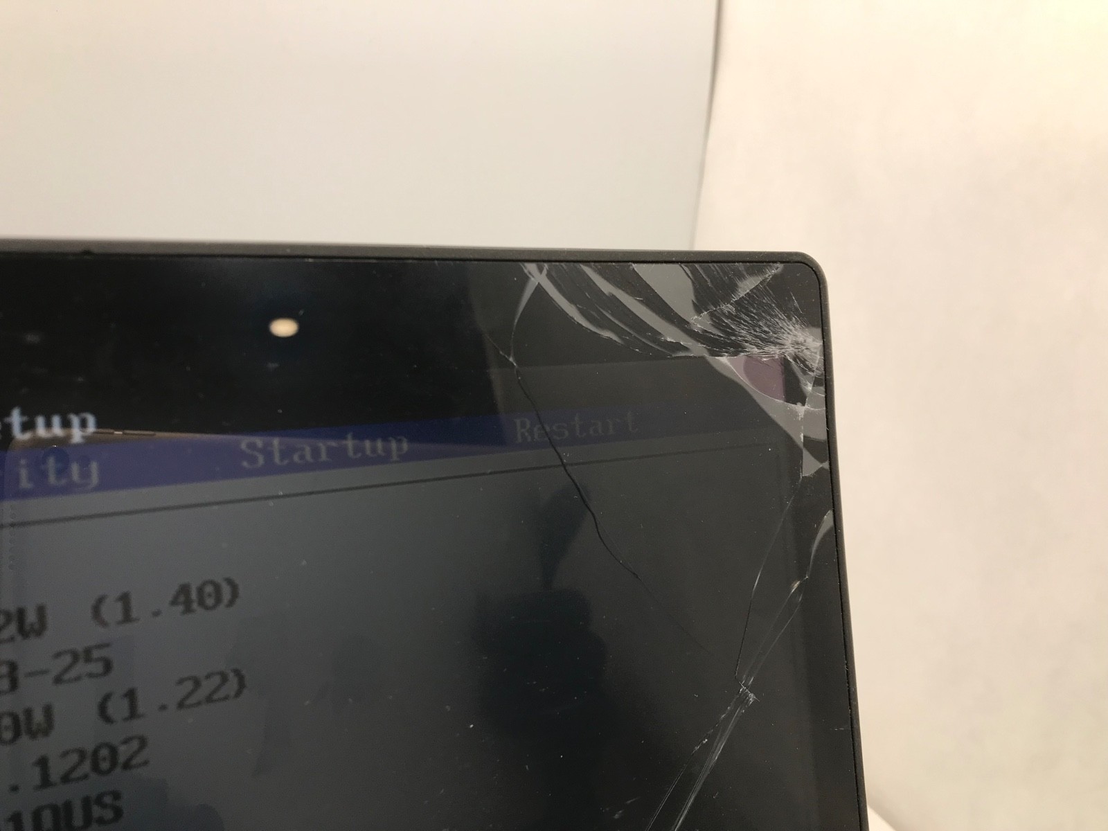 Lenovo ThinkPad Yoga 460 Intel i5-6200U 14″ – BOOTS/BAD DISPLAY/MISSING KEYS-MZ
