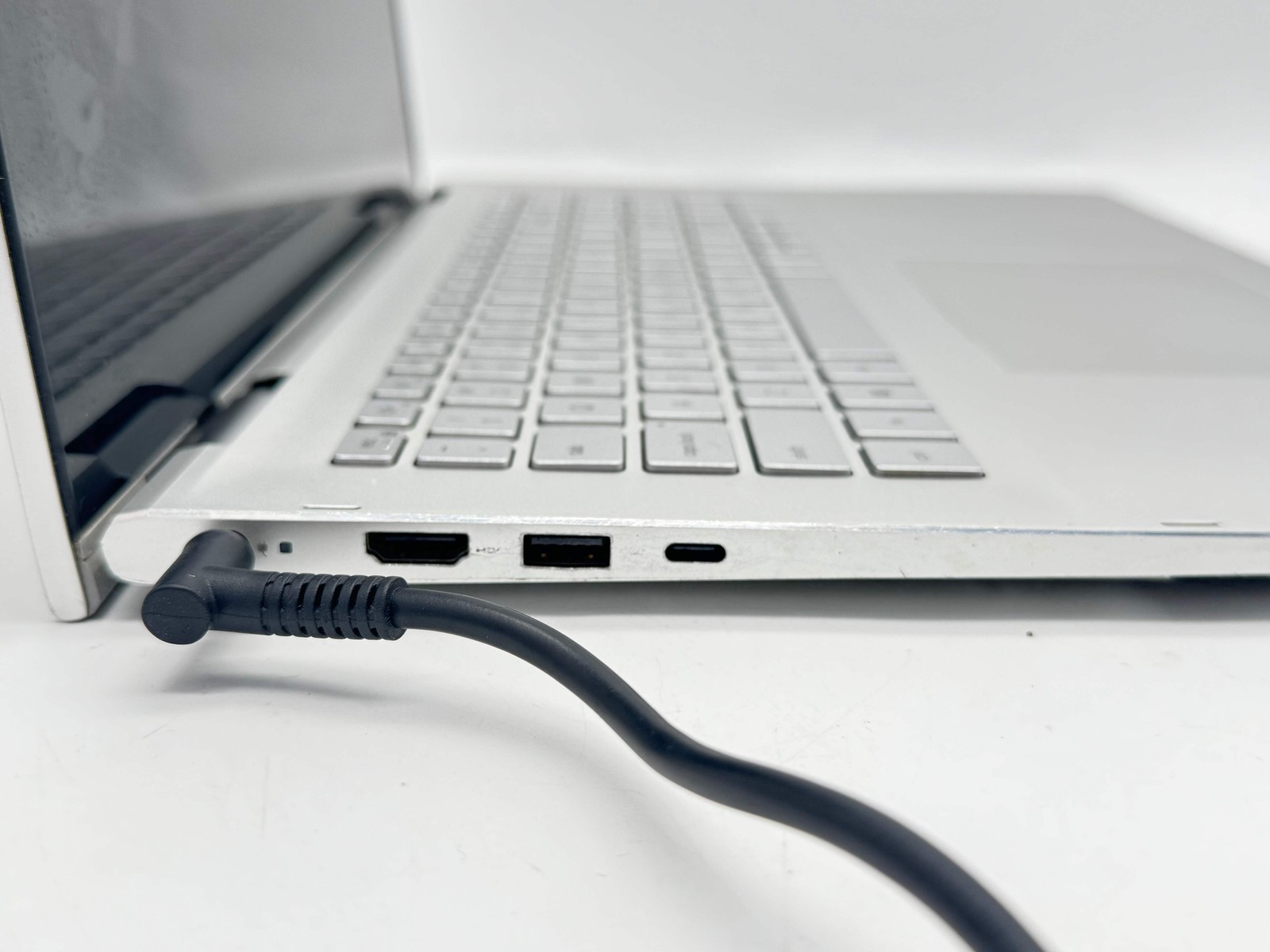 Dell Inspiron 7706 2-in-1 17″ Core i7 11th Gen 16GB 512GB Silver Won’t Power On