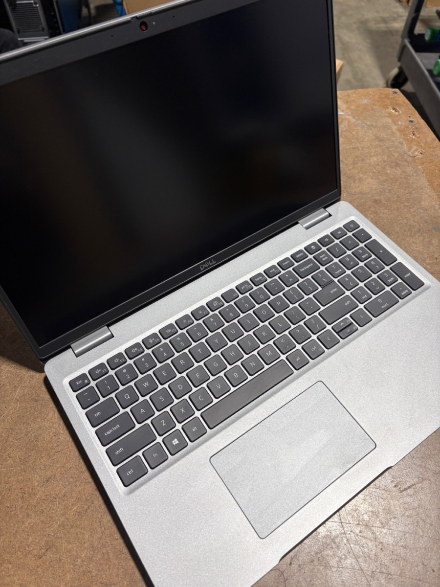 Dell Precision 3561 15.6″ i7-11850H 16GB RAM 256GB SSD FHD No Charger/No OS