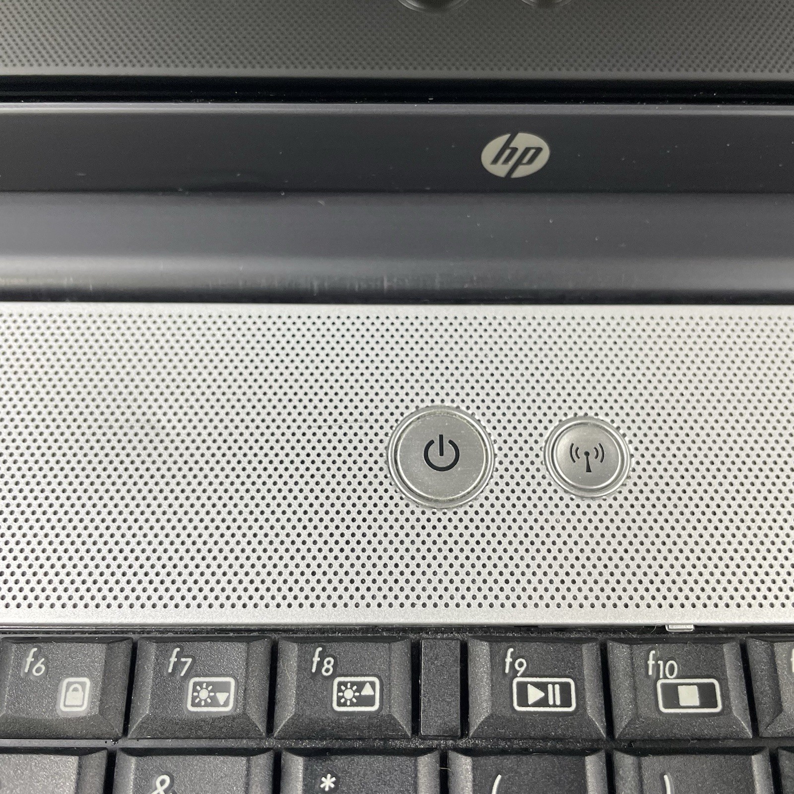 HP G71 NoteBook 16.9″ Core 2 Duo t6600 2.20 GHz 4 GB RAM No SSD/OS/AC/Battery