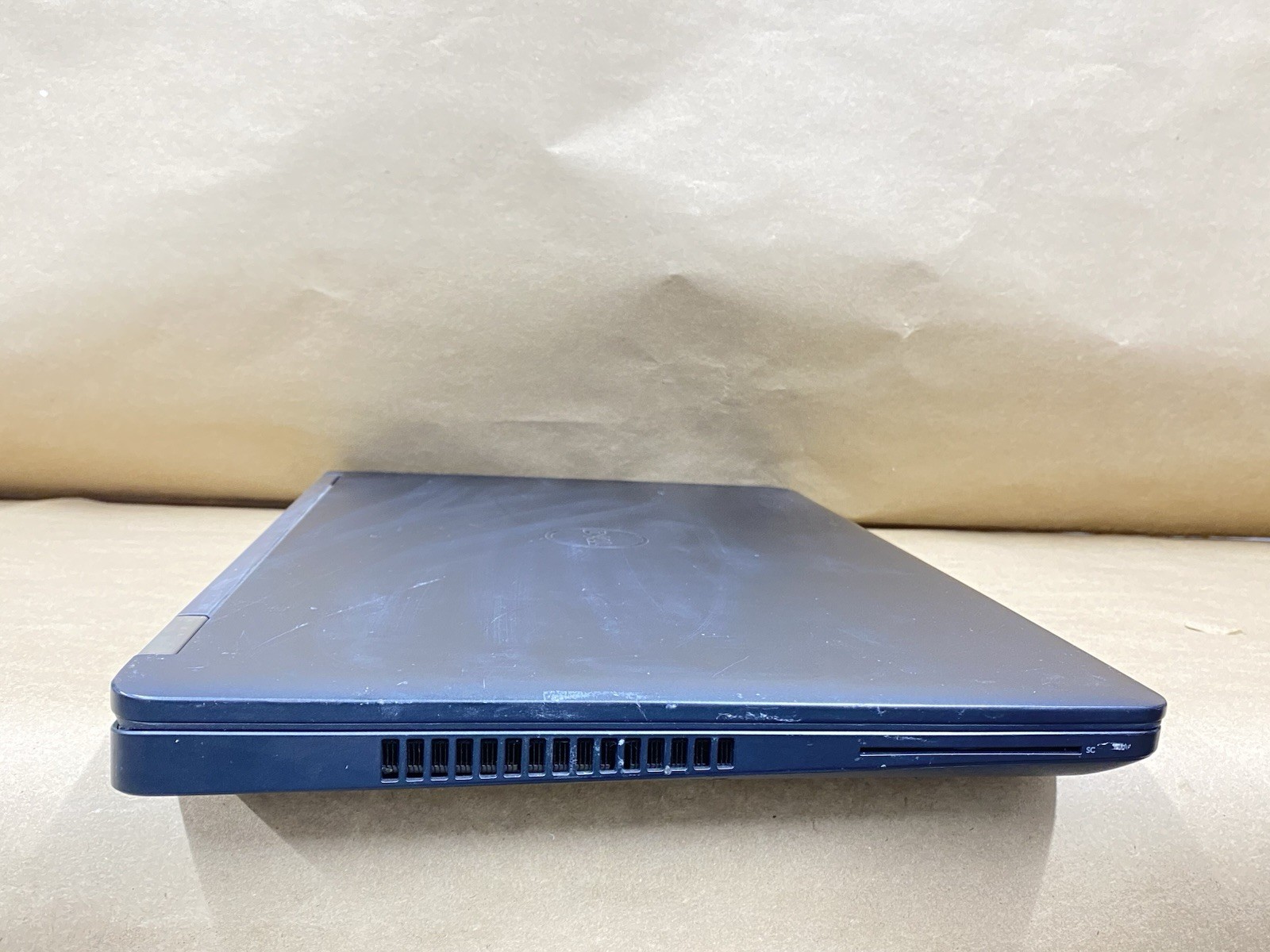 Dell Latitude E5570 – 16″ FHD Touch- i7-6600U – 4GB – 128GB – Win 10 – READ