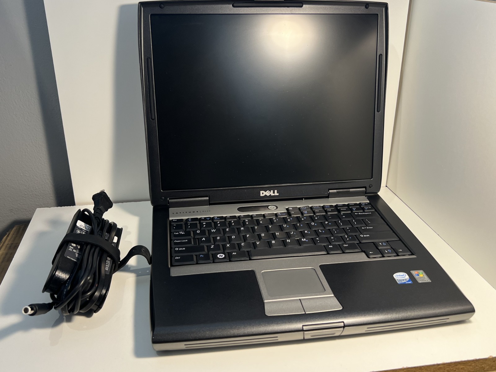 Dell Latitude D520 CORE 2 DUO 2GB 120GB HDD NO OS