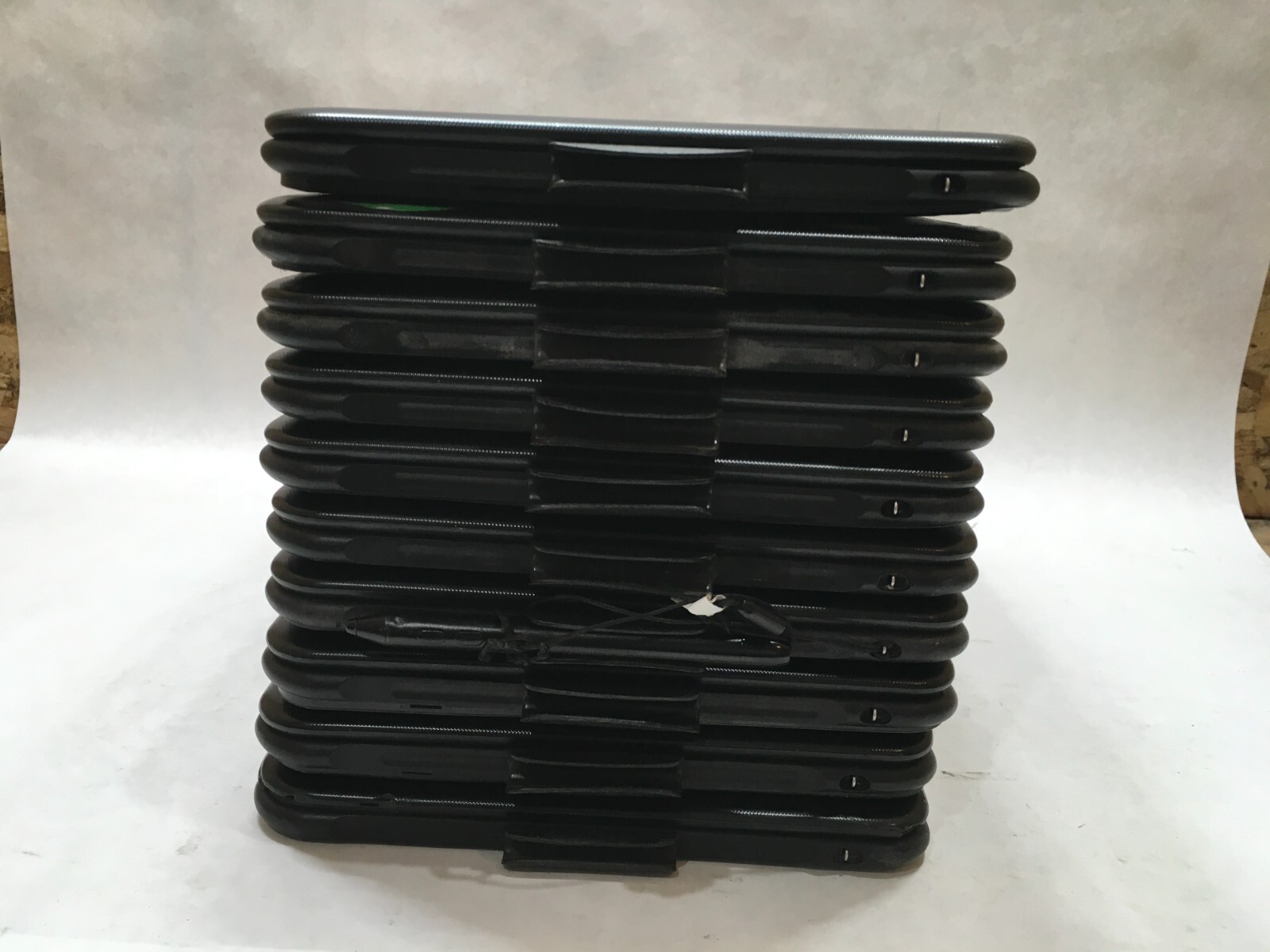 Lot of 10 Bak USA ED20GM Celeron Power Issues Broken Screens For Parts- FT