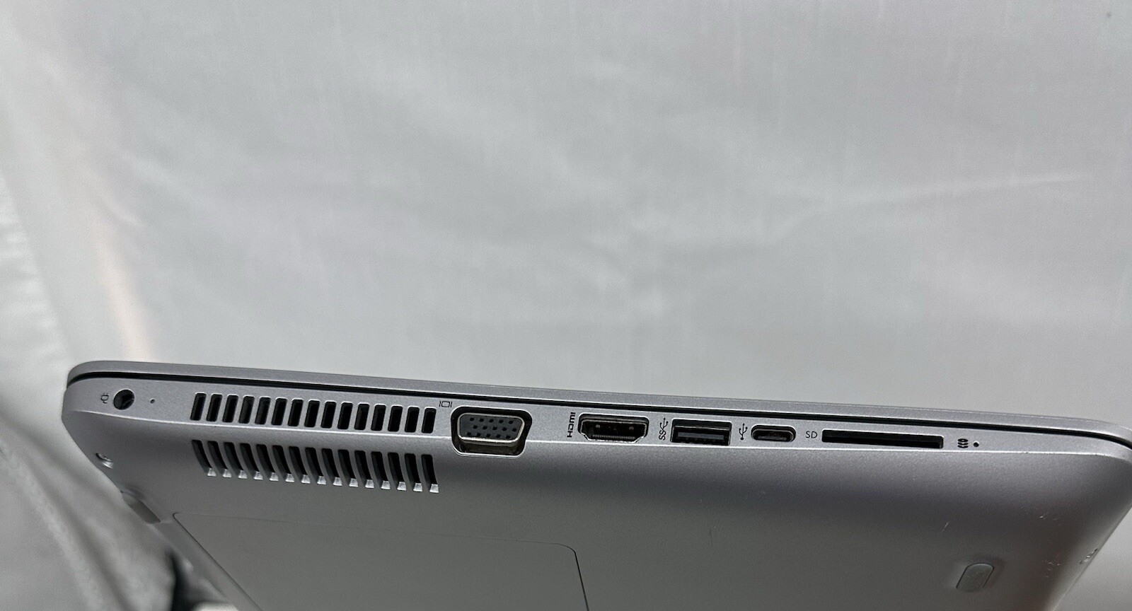 HP ProBook 450 G4 Core i5-7200U @ 2.50GHz 4.00GB RAM 256GB SSD Winsows 10Home