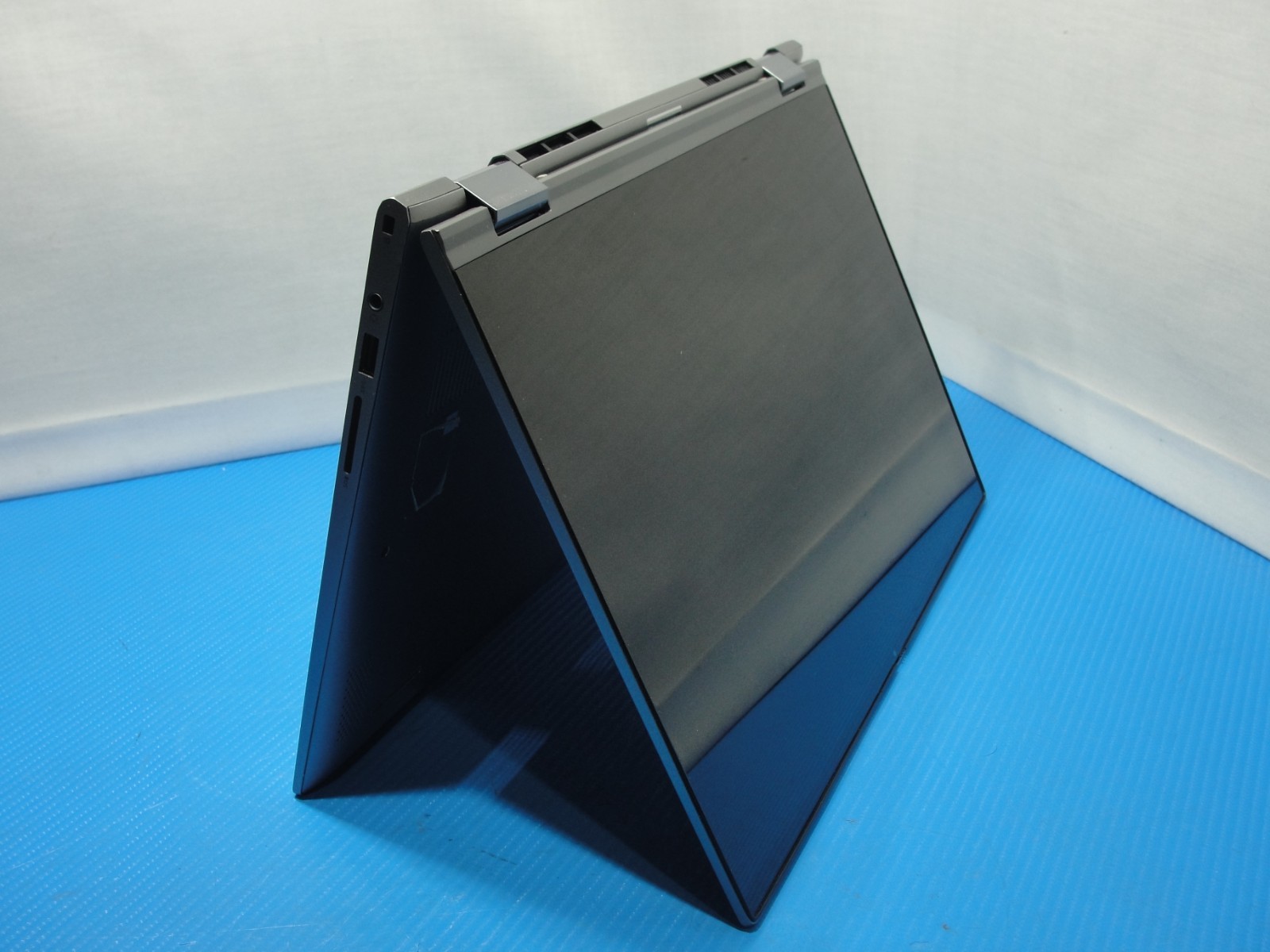 Dell Inspiron 5400 2n1 14”FHD Touch Intel Core i5-1035G1 1GHz 24GB SSD 512GB