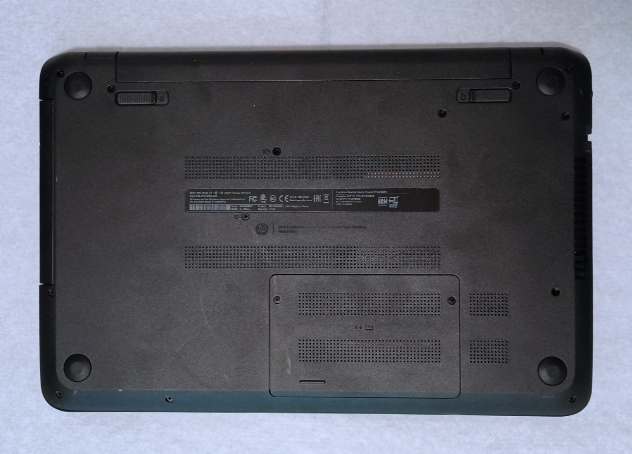 HP 15 touchscreen laptop – 500GB, 1.60GHz, 4GB, Win 10 – Bad Bat, No AC adapter