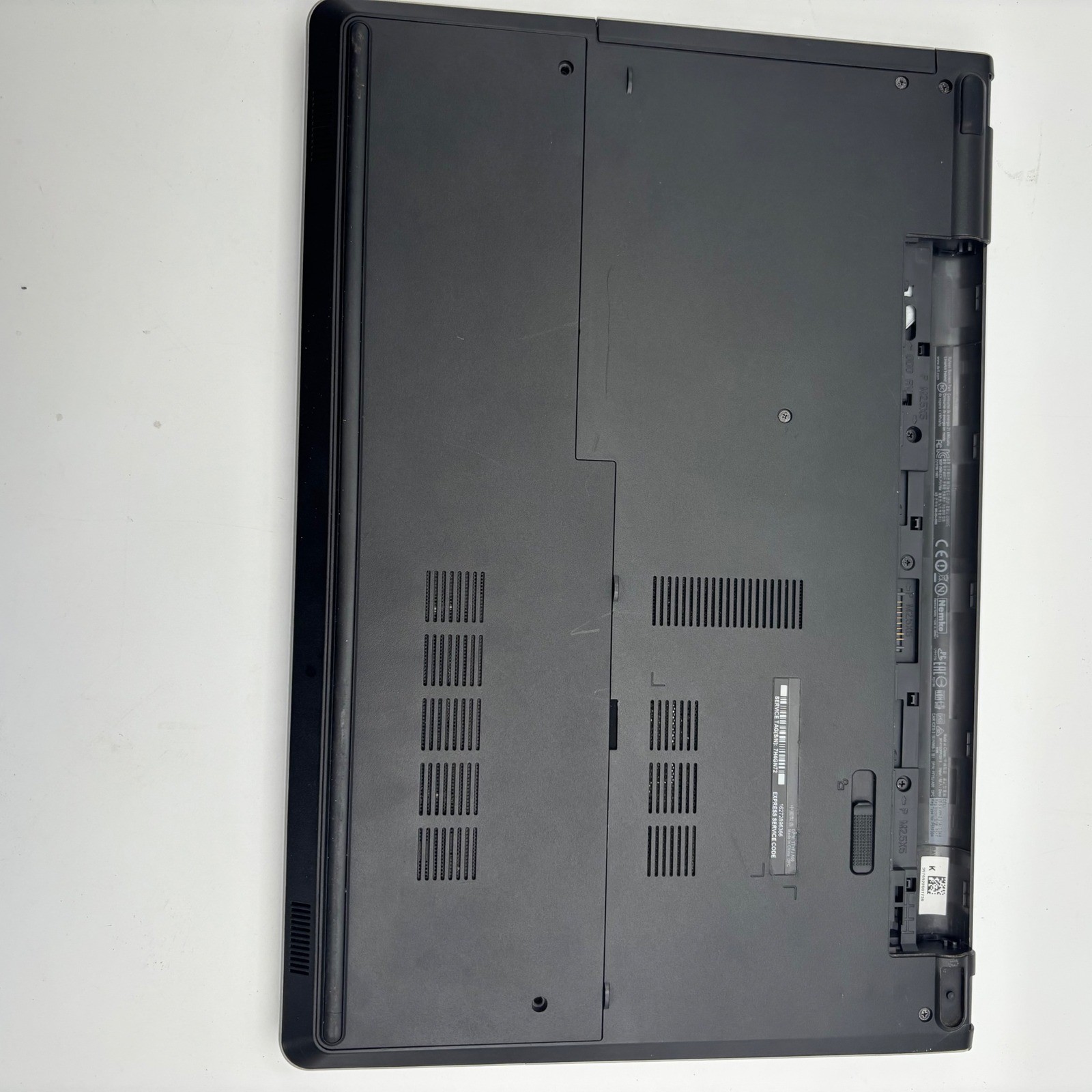 Dell Laptop P51F Unisex 15″ Silver Fair Untested Missing Battery Hard Drive