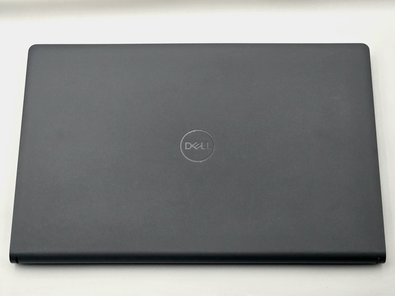 Dell Vostro 3520 15.6 Core i7-1255U 16GB 512GB SSD W11 Grade D