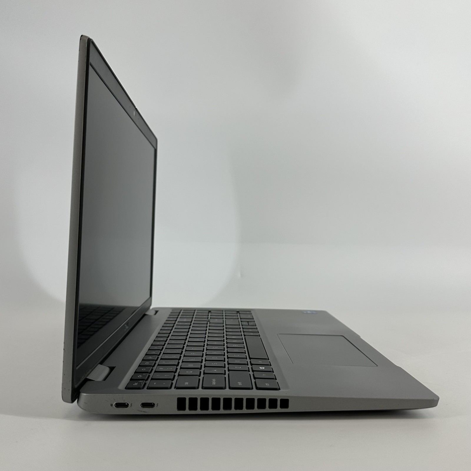 Dell Latitude 5520 15 Gray FHD i7-1185G7 3.00GHz 32GB RAM 512GB SSD DAMAGED LCD