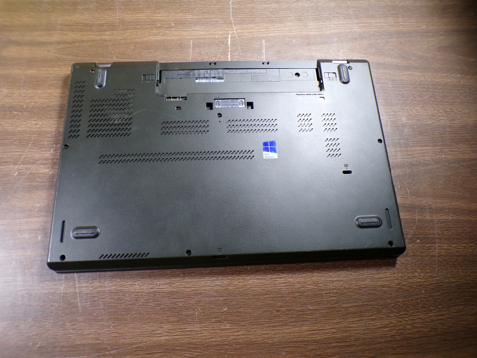 THINKPAD LENOVO T560 INTEL CORE i5-6300U 2.40GHZ 4GB RAM **NO HD/ NO CADDIE
