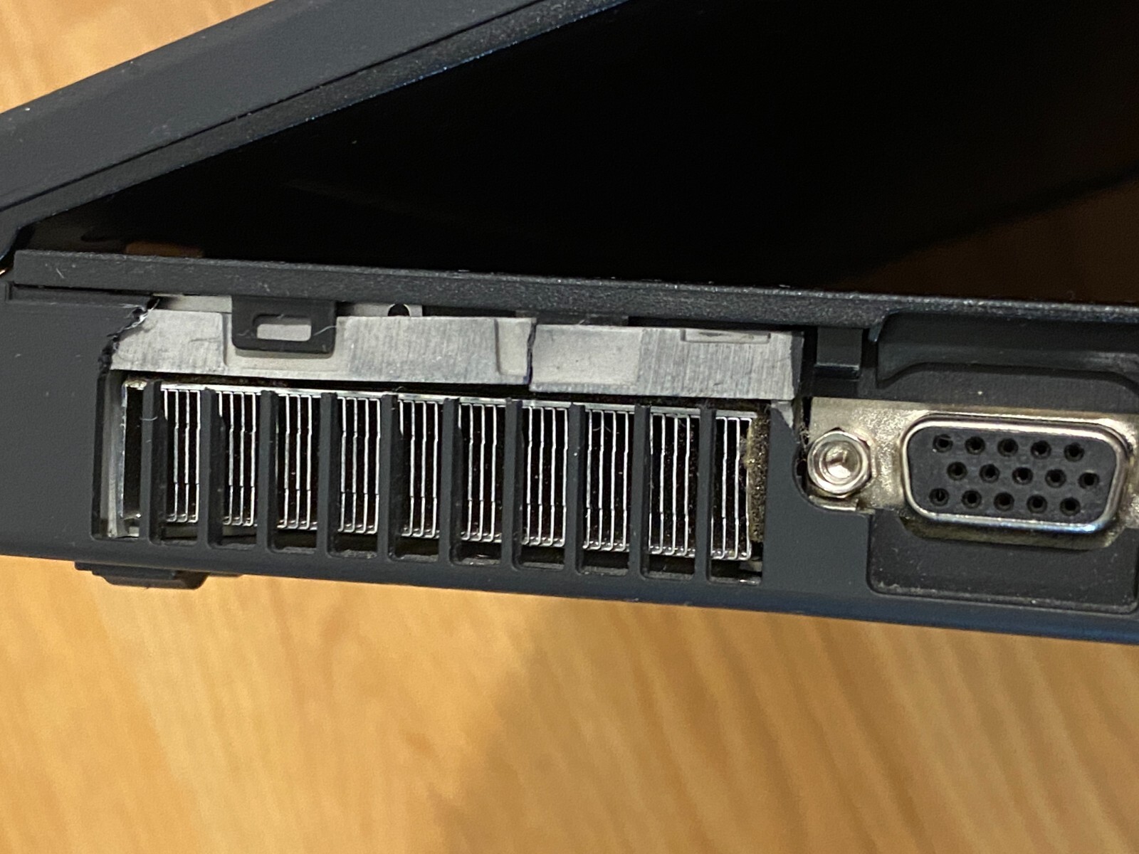 Lenovo ThinkPad R400 – Core 2DUO P8700 2.53GHz 2G – NO HDD/Caddy/Power/Battery