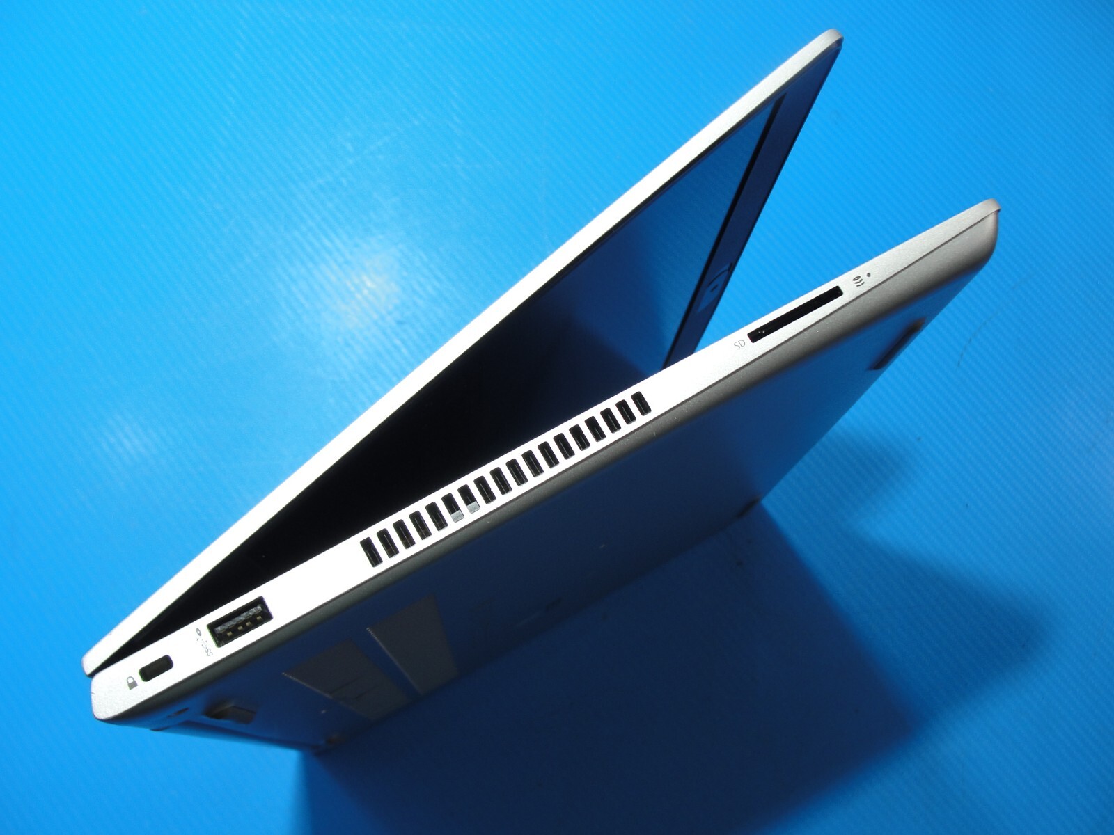 HP ProBook 430 G7 13.3” FHD Intel Core i7-10510U 1.8GHz 16GB 1TB HDD +Charger